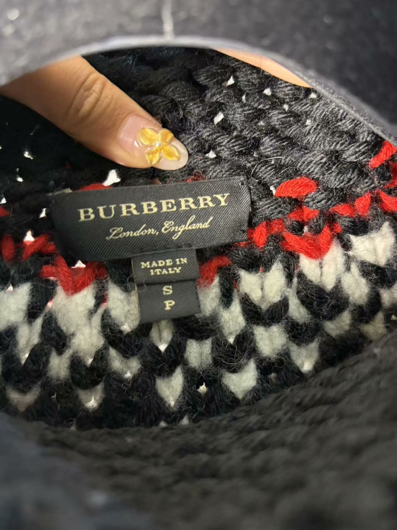 Burberry Burberry Knit Wool White Sweater s Men Size US S / EU 44-46 / 1 - 4 Thumbnail