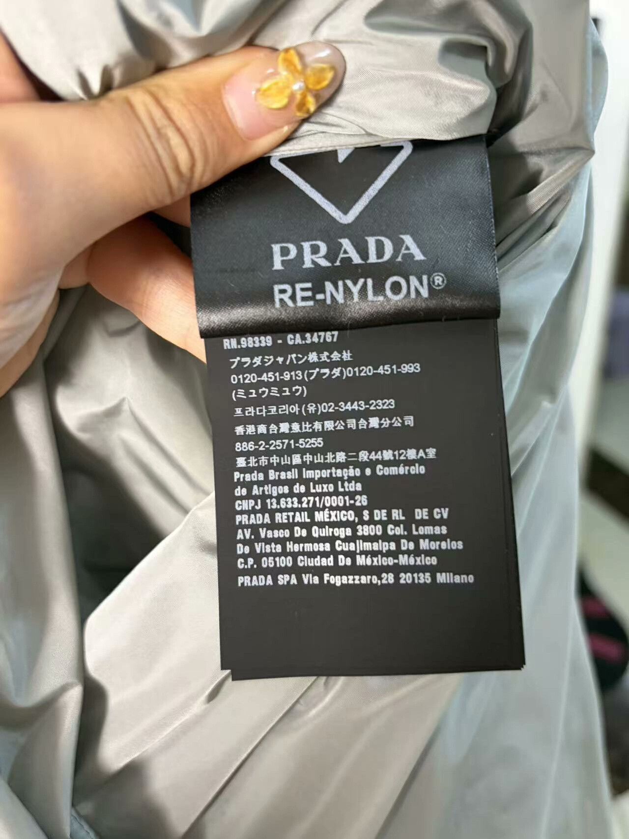 Prada Prada Metallic White Coat L Women Size L / US 10 / IT 46 - 4 Thumbnail