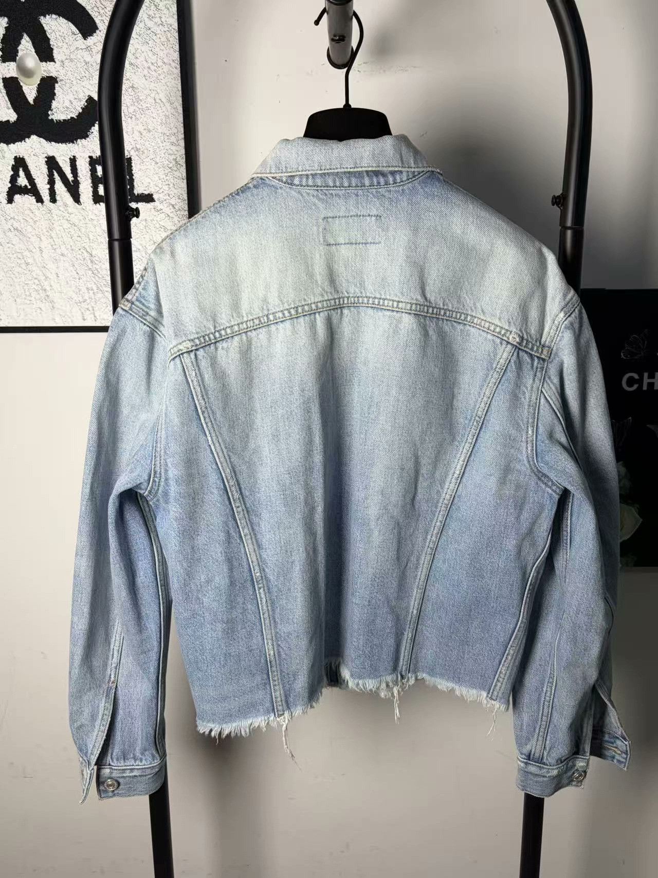 Givenchy Givenchy Retro Embroidered White Jacket M Women Size M / US 6-8 / IT 42-44 - 2 Thumbnail