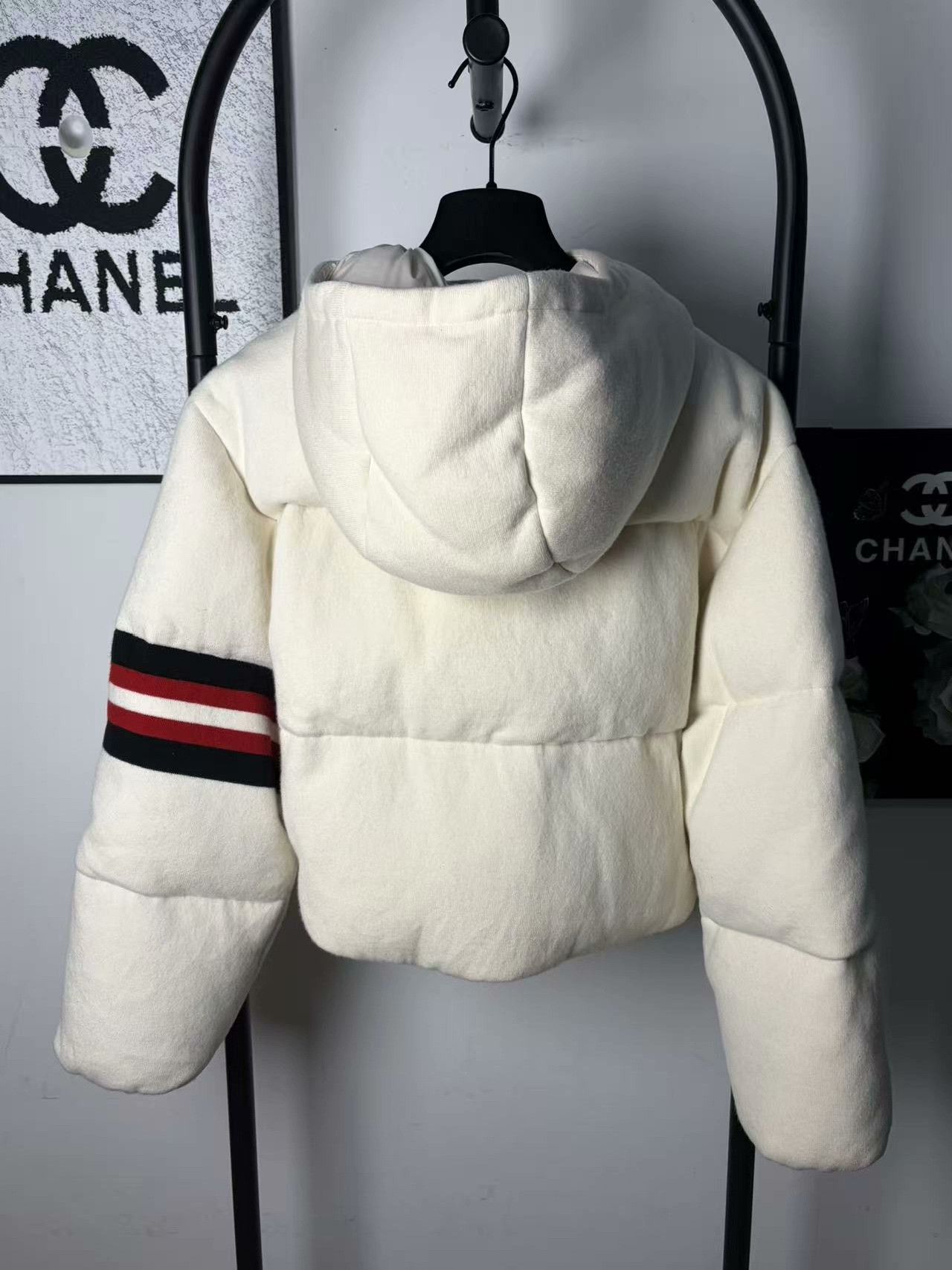 Miu Miu Miu Miu Down White Down Jacket L Women Size L / US 10 / IT 46 - 2 Thumbnail