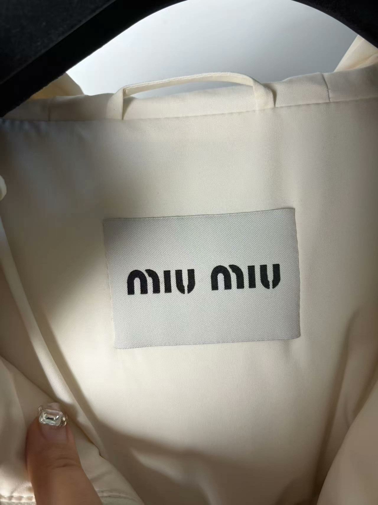 Miu Miu Miu Miu Down White Down Jacket L Women Size L / US 10 / IT 46 - 4 Thumbnail