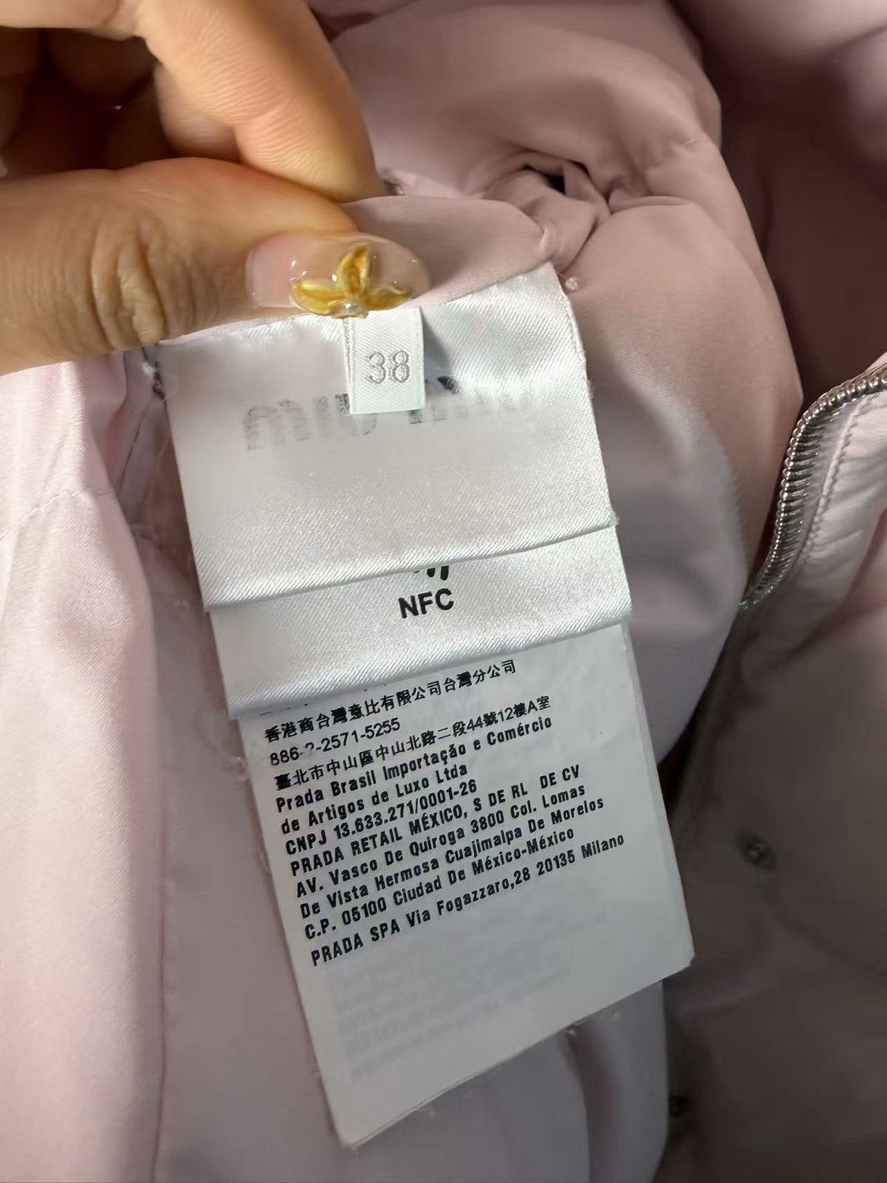 Miu Miu Miu Miu Retro Down White Down Jacket L Women Size L / US 10 / IT 46 - 4 Thumbnail