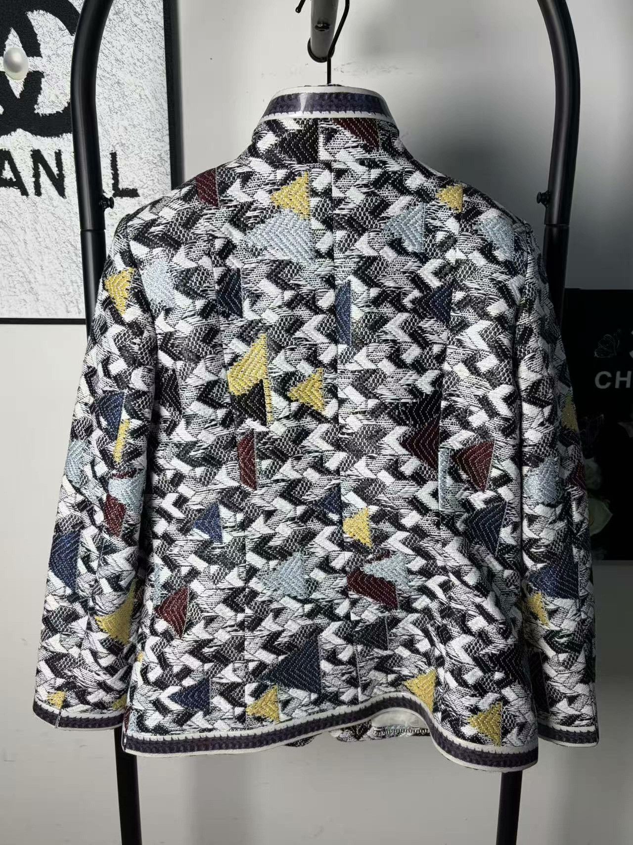 Chanel Chanel White Coat L Women Size L / US 10 / IT 46 - 2 Thumbnail