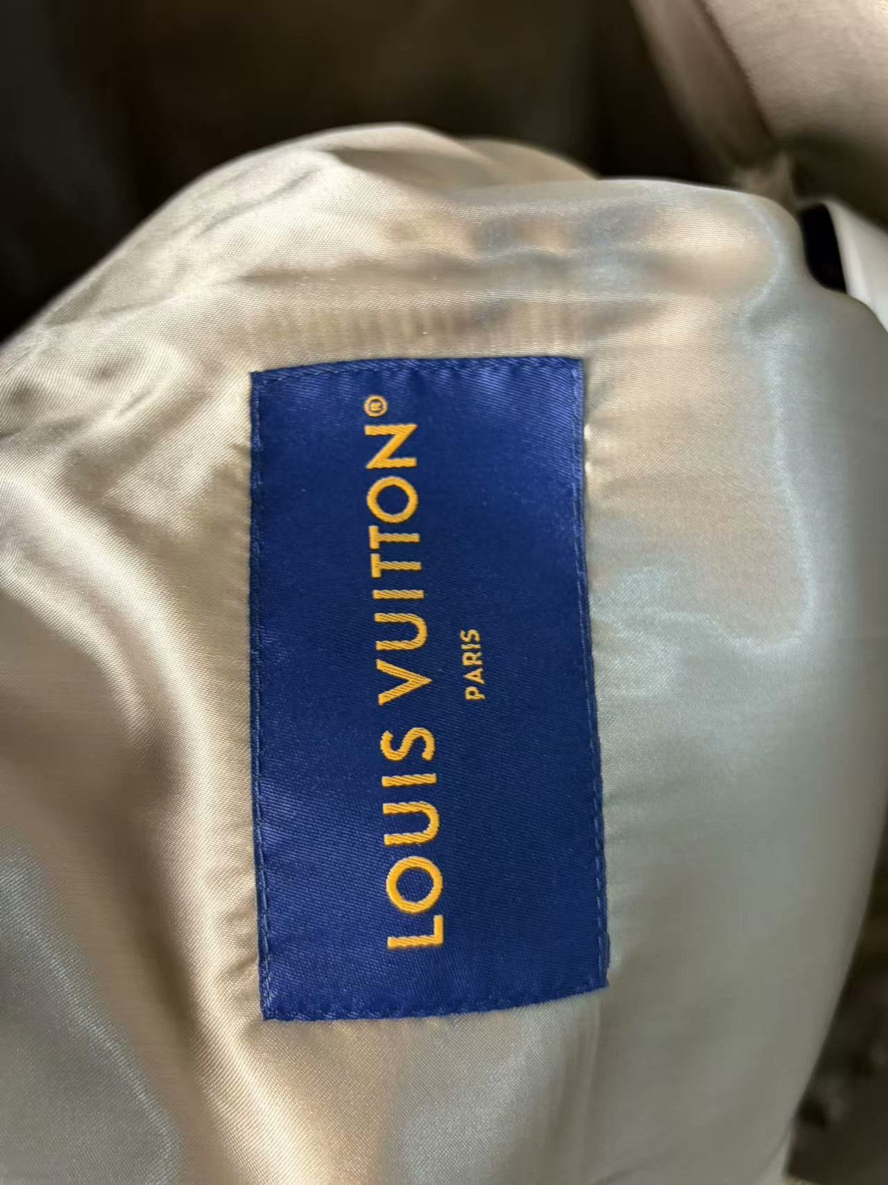 Louis Vuitton Louis Vuitton Retro White Light Jacket xl Men Size US XL / EU 56 / 4 - 4 Thumbnail