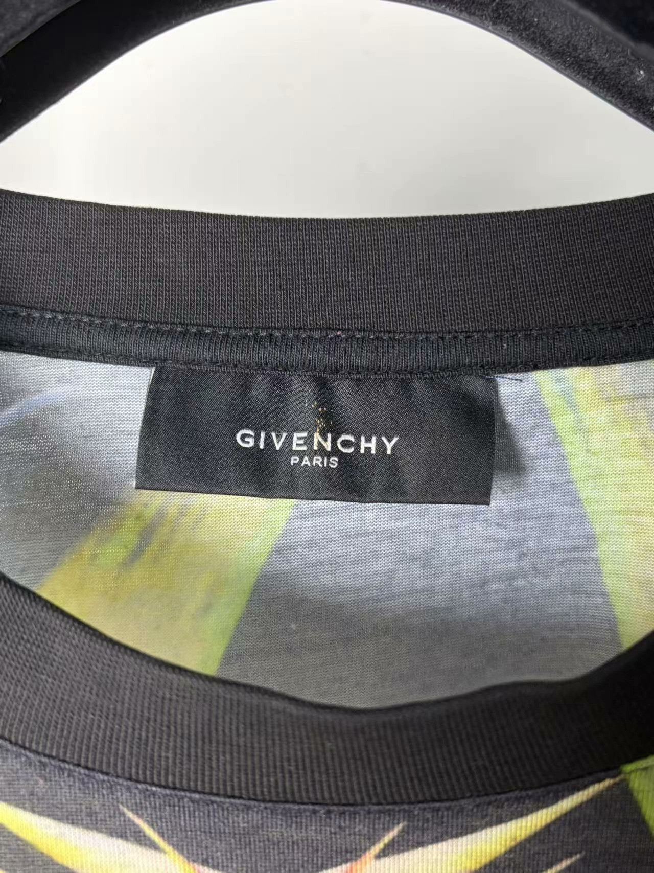 Givenchy Givenchy White T-Shirt l Men Size US L / EU 52-54 / 3 - 3 Thumbnail