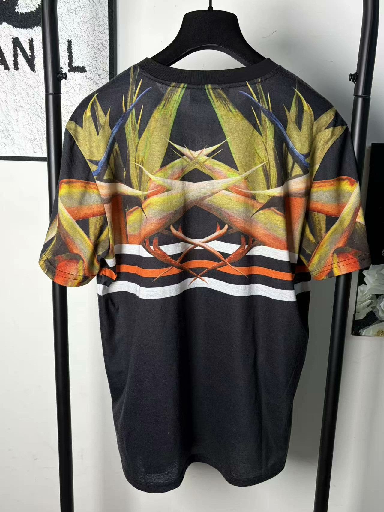 Givenchy Givenchy White T-Shirt l Men Size US L / EU 52-54 / 3 - 2 Thumbnail