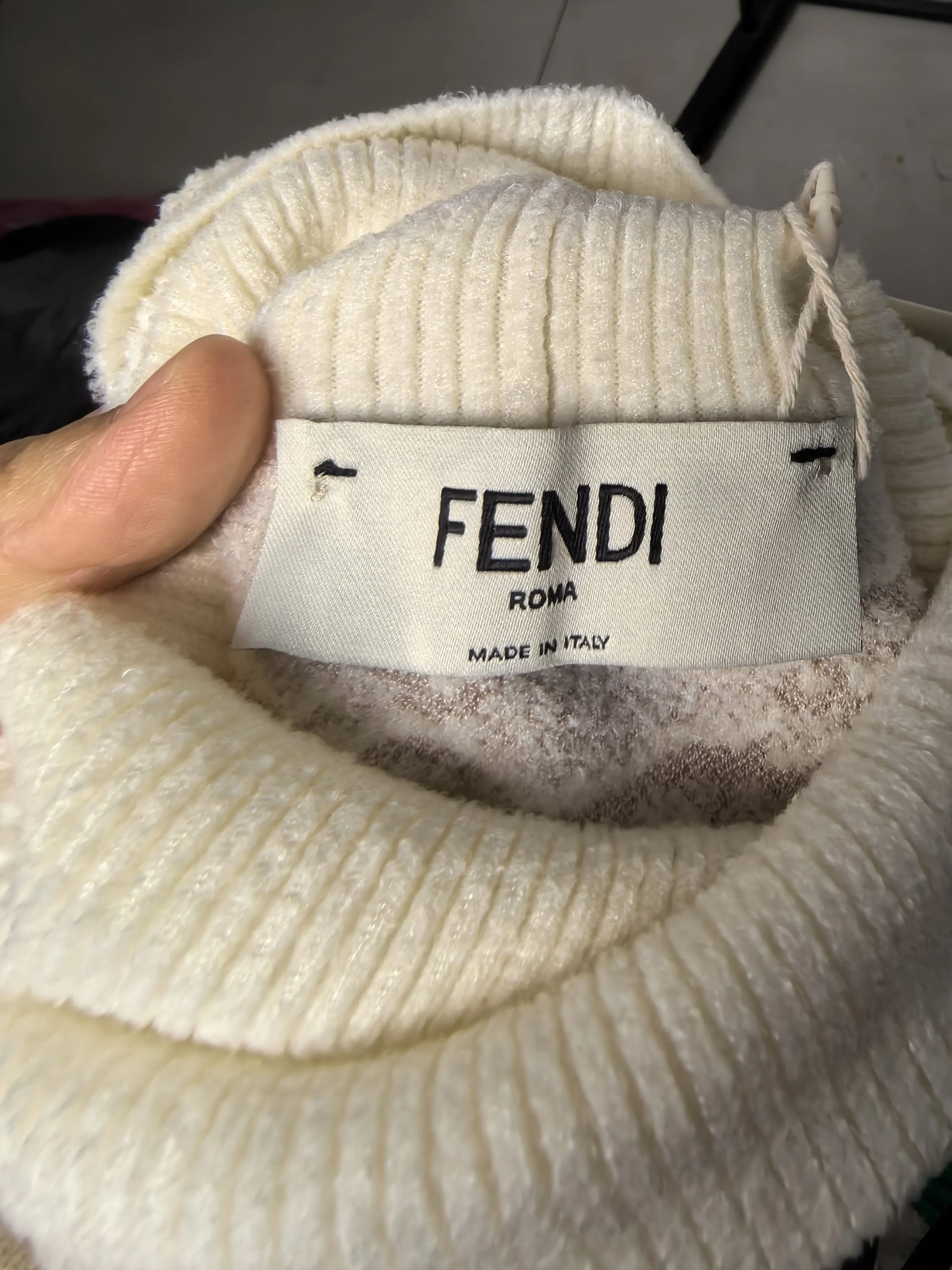 Fendi Fendi White Sweater M Women Size M / US 6-8 / IT 42-44 - 3 Thumbnail