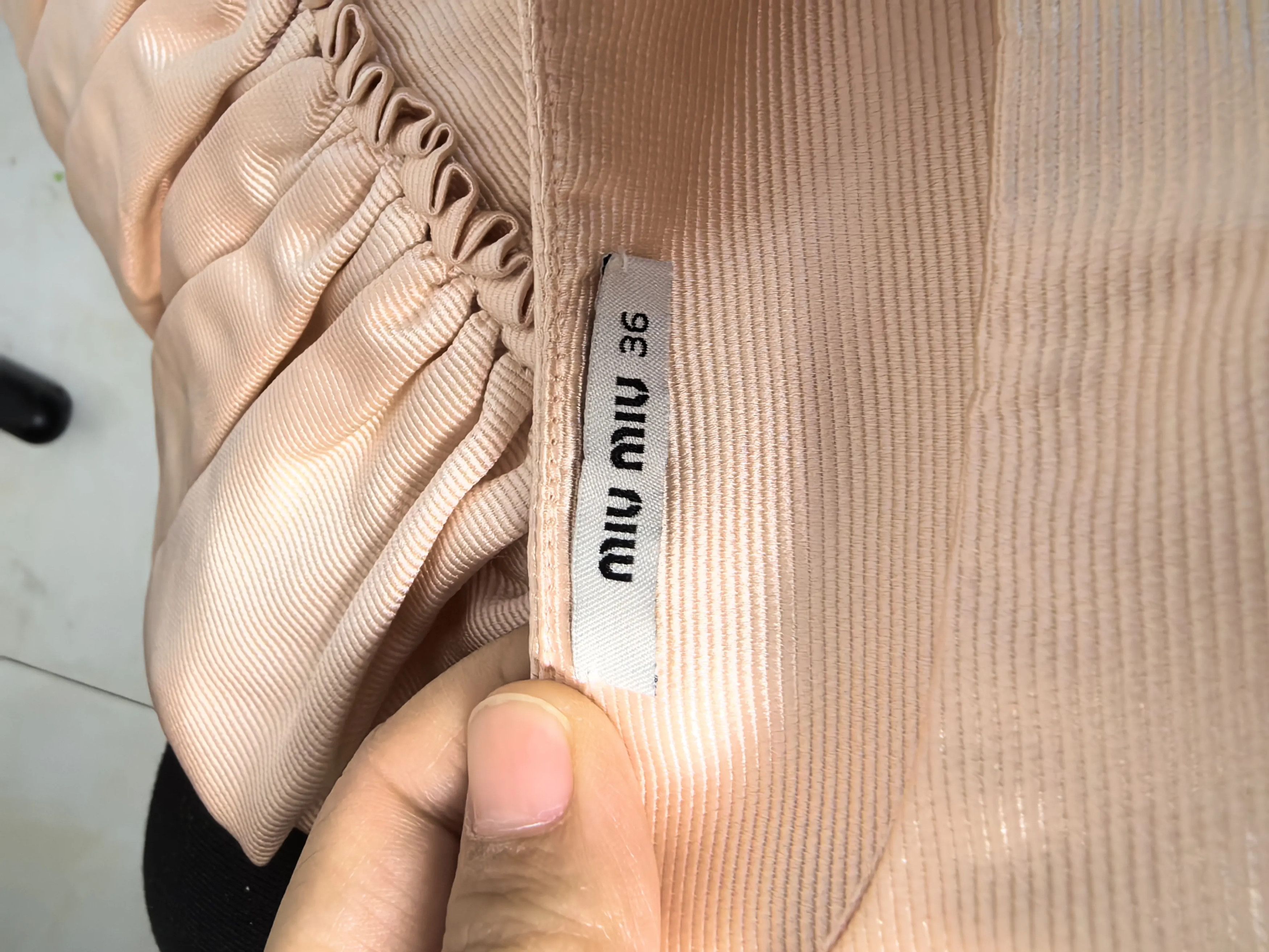 Miu Miu Miu Miu White T-Shirt M Women Size M / US 6-8 / IT 42-44 - 3 Thumbnail