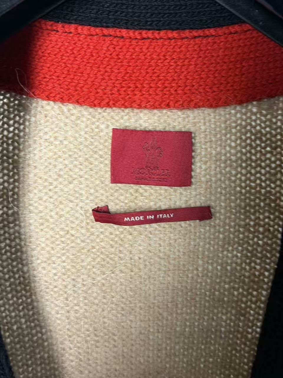 Moncler Moncler Knit White T-Shirt L Women Size L / US 10 / IT 46 - 4 Thumbnail