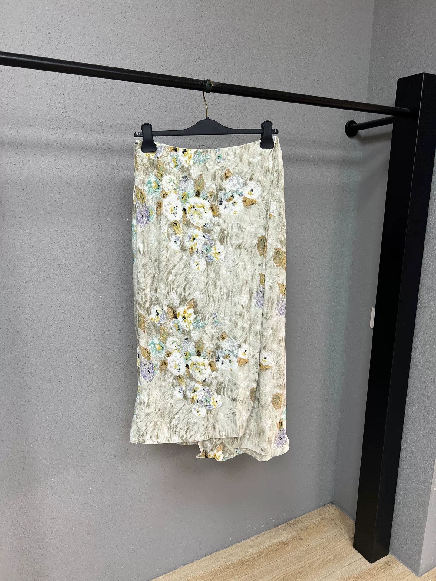 Balenciaga Balenciaga Greek Goddess Skirt Size 38" / US 16 / IT 52 - 2 Thumbnail