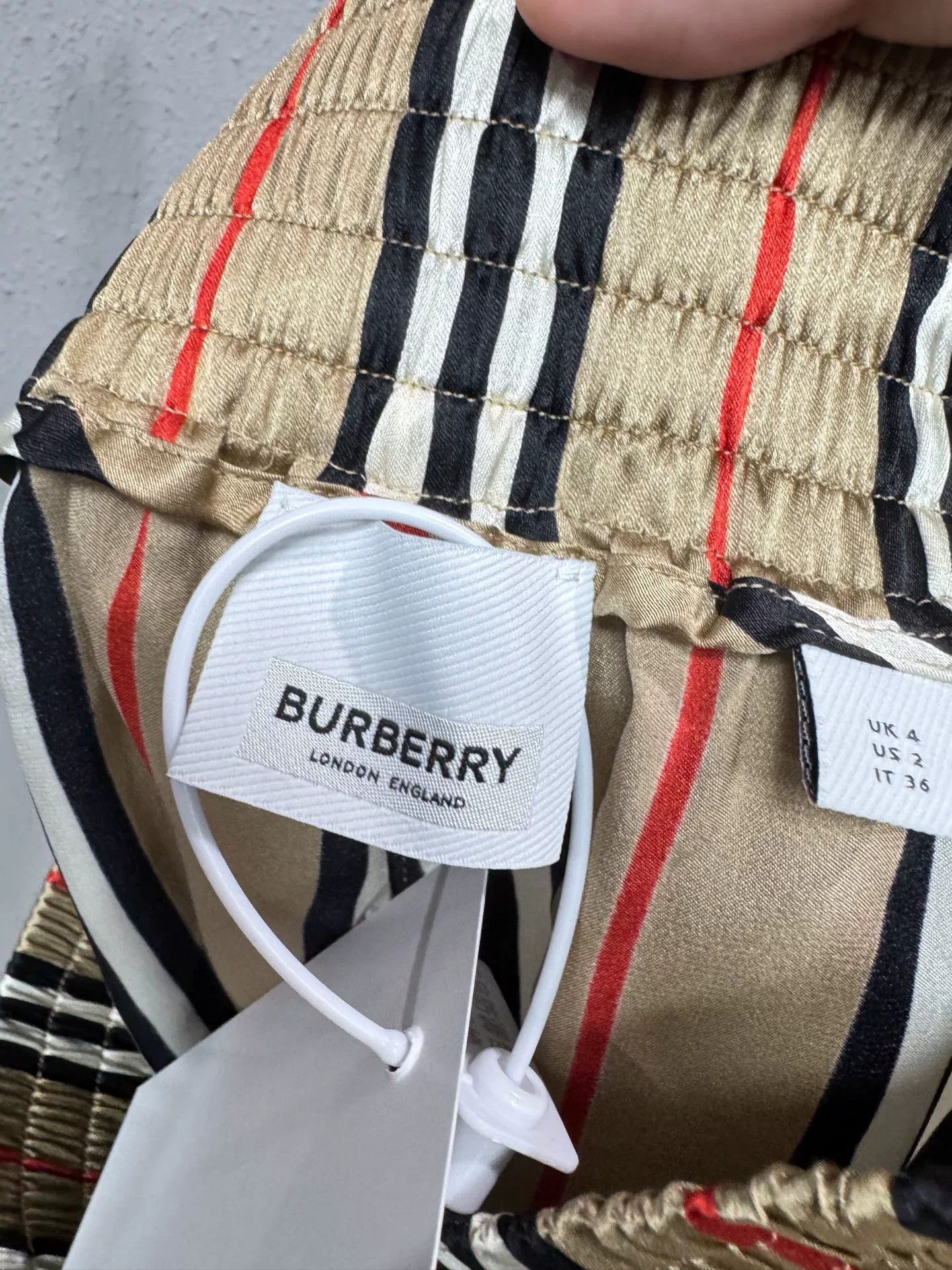 Burberry Burberry Silk Striped Shorts Size 32" / US 10 / IT 46 - 3 Thumbnail