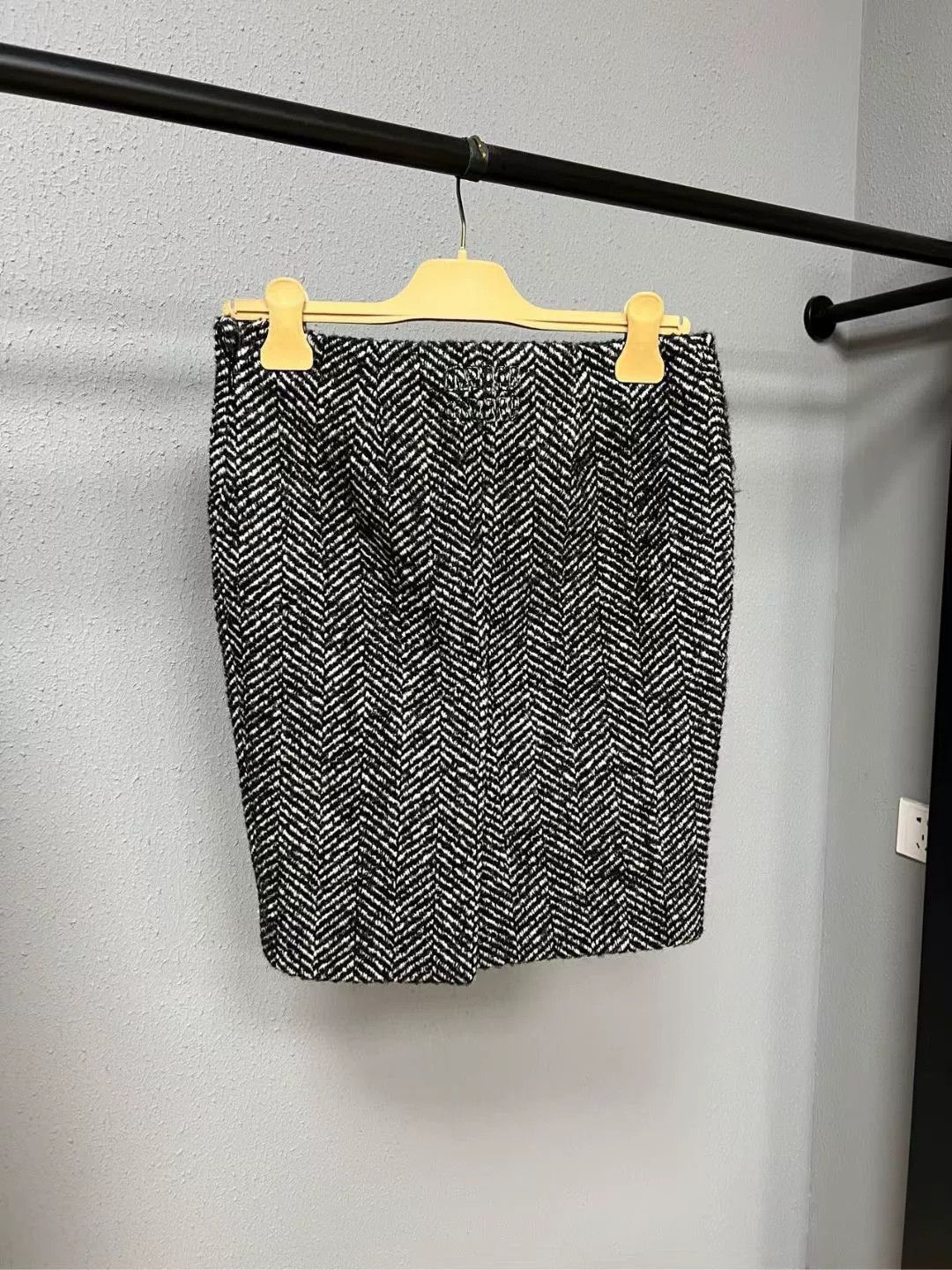 Miu Miu Miumiu Wool Mini Skirt Size 36" / US 14 / IT 50 - 2 Thumbnail