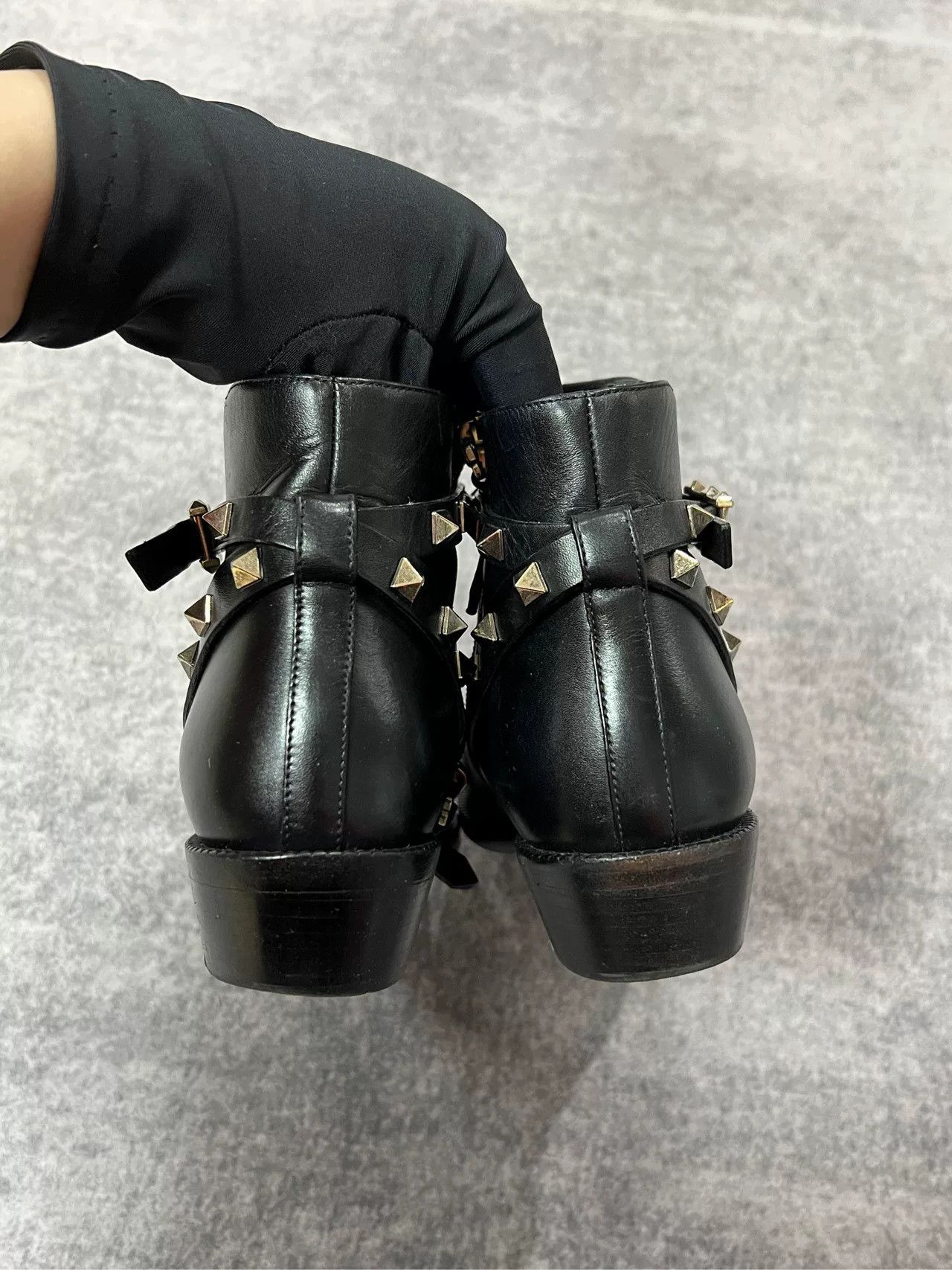 Valentino Valentino Studded Ankle Boots Size US 5.5 / IT 35.5 - 6 Thumbnail