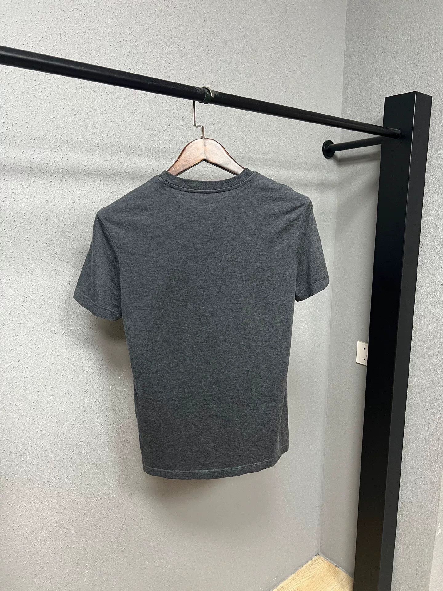 Louis Vuitton LV Gray Logo Short-Sleeve Top Size XS / US 0-2 / IT 36-38 - 2 Thumbnail