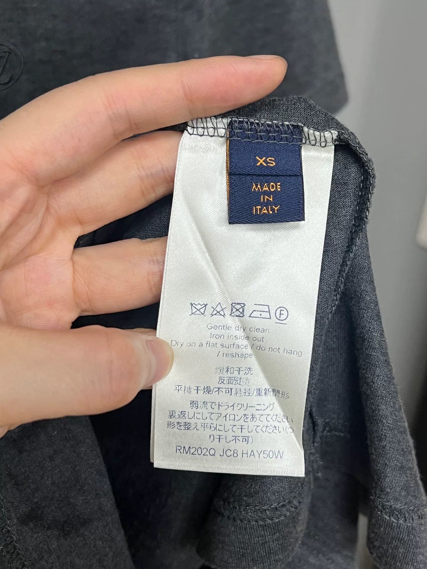 Louis Vuitton LV Gray Logo Short-Sleeve Top Size XS / US 0-2 / IT 36-38 - 4 Thumbnail