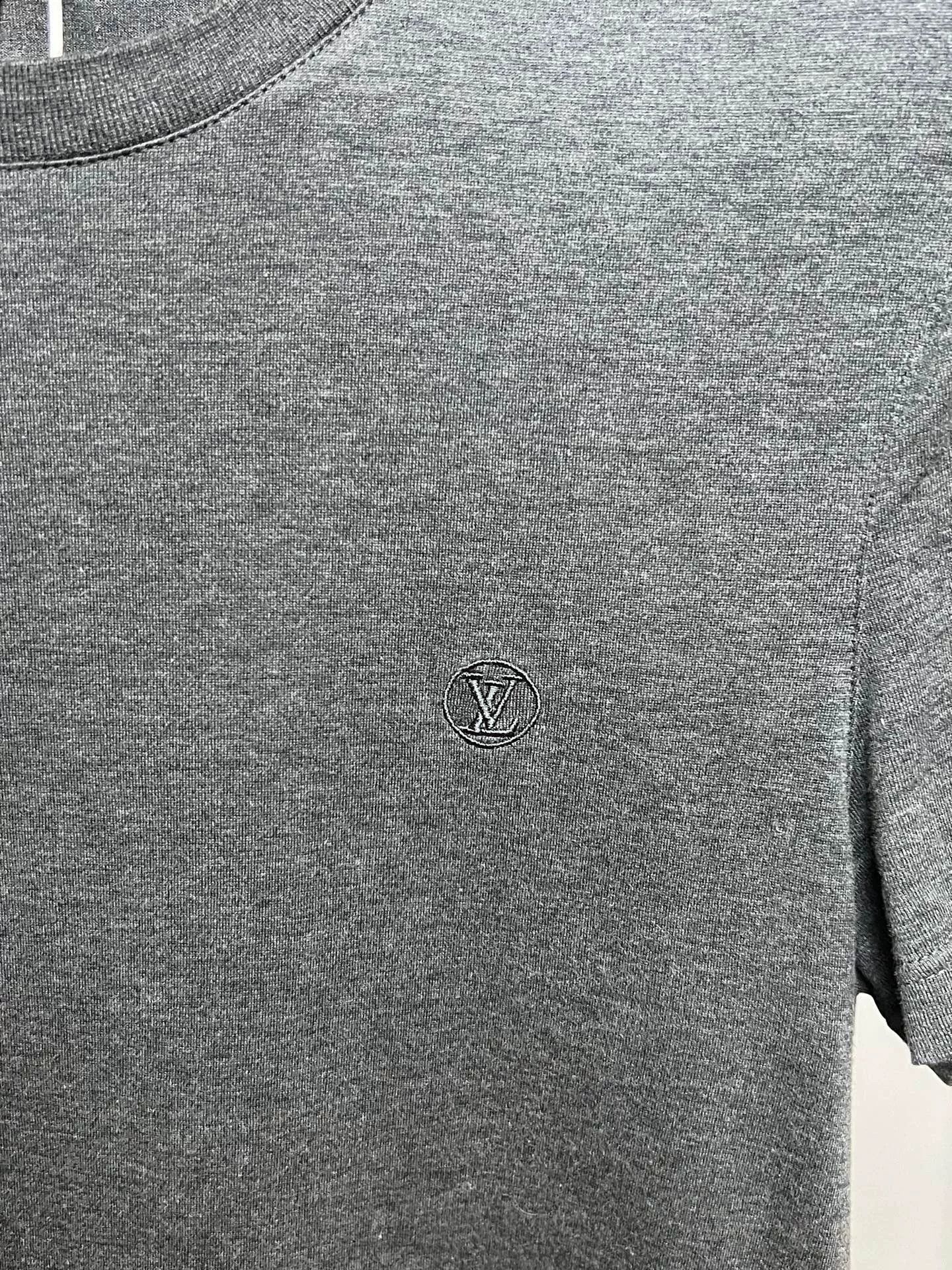 Louis Vuitton LV Gray Logo Short-Sleeve Top Size XS / US 0-2 / IT 36-38 - 3 Thumbnail