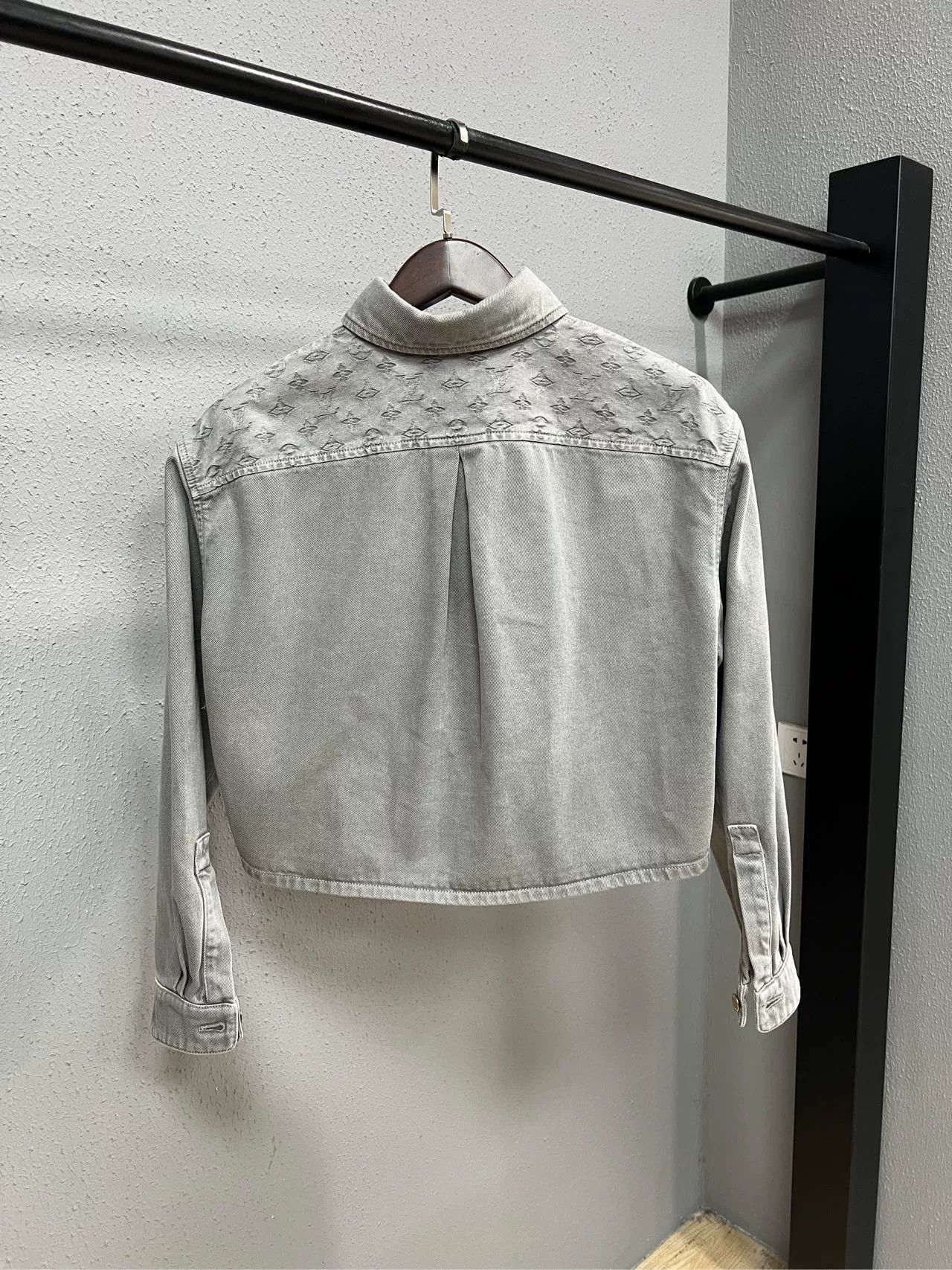 Louis Vuitton Lv New Women's Gray Denim Shirt Size XS / US 0-2 / IT 36-38 - 2 Thumbnail