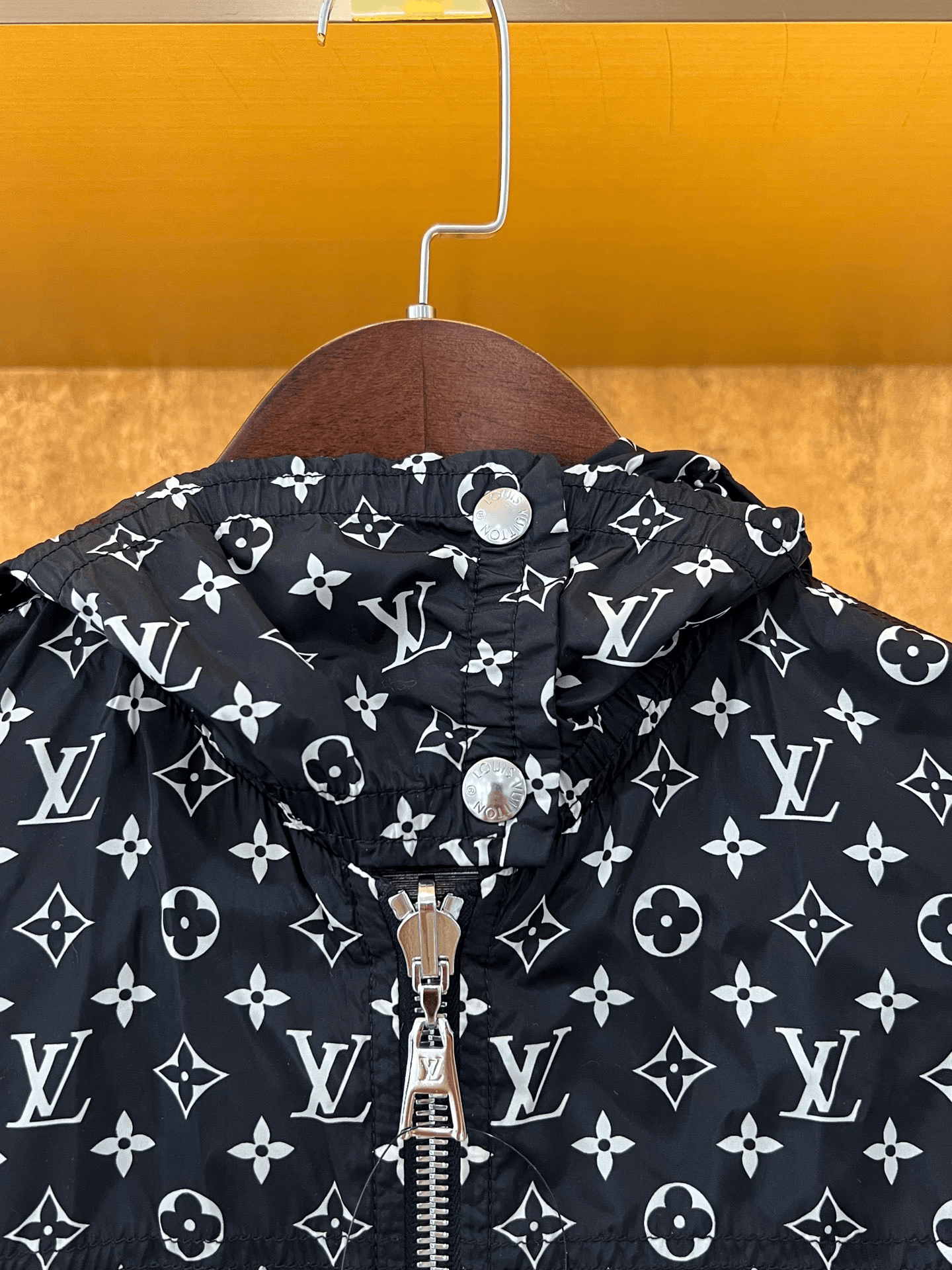 Louis Vuitton Louis Vuitton All-Over Print Windbreaker Size XXS / US 00 / IT 34 - 3 Thumbnail
