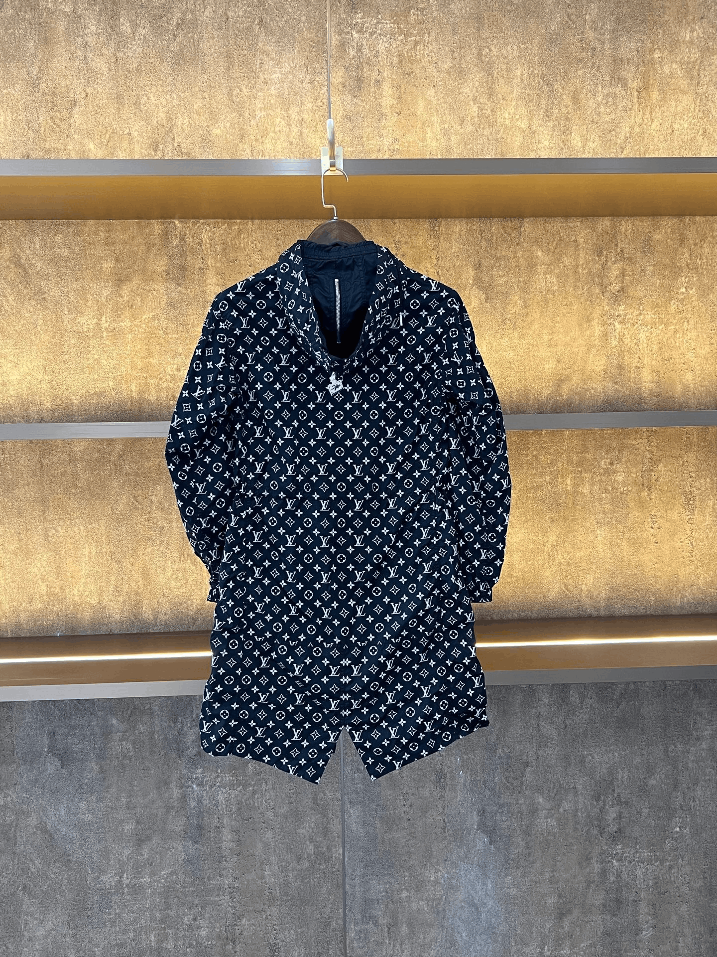 Louis Vuitton Louis Vuitton All-Over Print Windbreaker Size XXS / US 00 / IT 34 - 2 Thumbnail