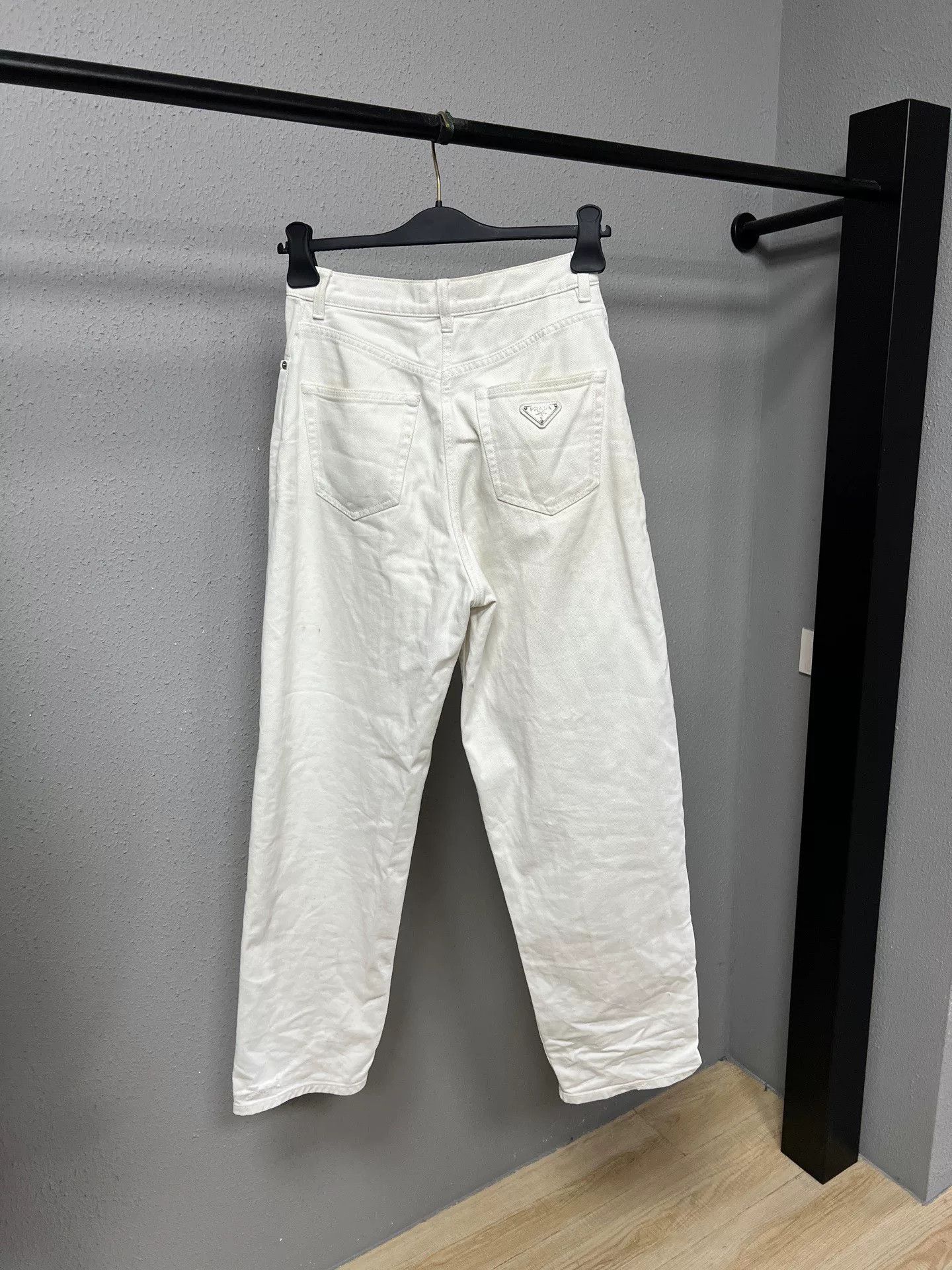 Prada Prada White Triangle Logo Jeans Size 26" / US 2 / IT 38 - 2 Thumbnail