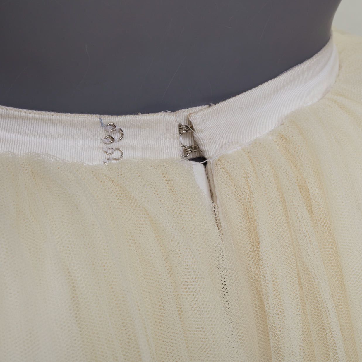 Alexandre Vauthier ALEXANDRE VAUTHIER cream white tulled caged crinoline full skirt Size 25" / US 0 / IT 36 - 7 Thumbnail
