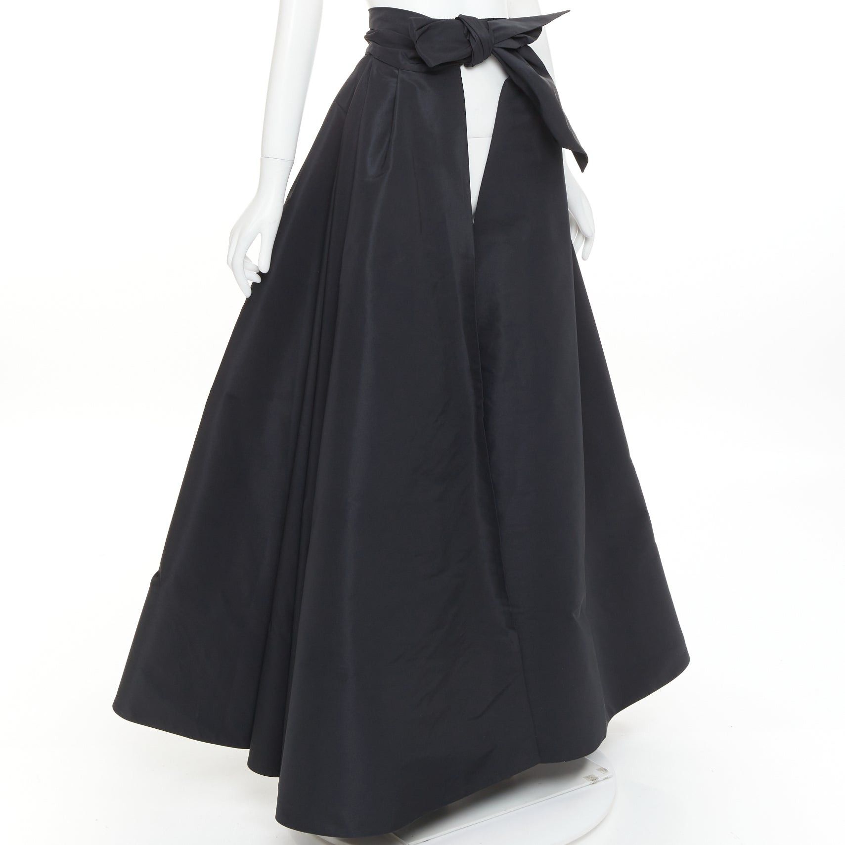 Alexandre Vauthier ALEXANDRE VAUTHIER COUTURE Runway black structured duchess satin self tie flared train skirt Size 25" / US 0 / IT 36 - 3 Thumbnail