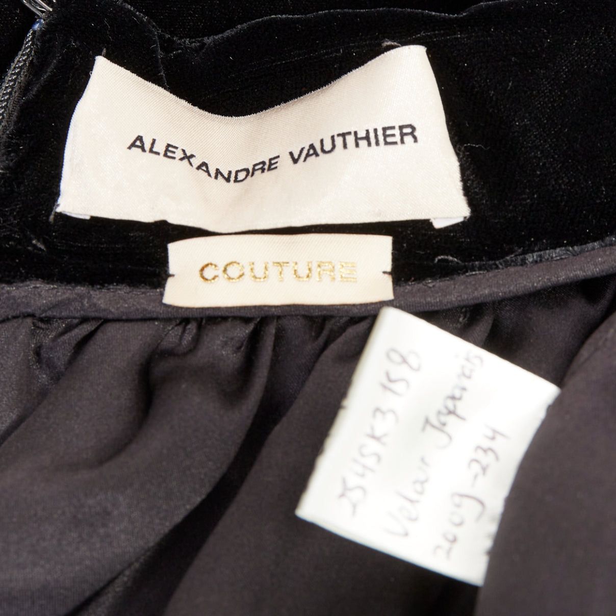 Alexandre Vauthier ALEXANDRE VAUTHIER COUTURE SS2025 Runway black velvet high waisted maxi skirt Size 25" / US 0 / IT 36 - 8 Thumbnail