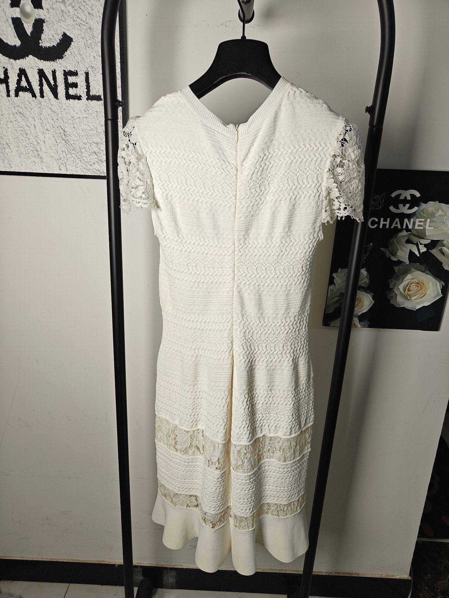 Valentino Valentino White T-Shirt M Women Size M / US 6-8 / IT 42-44 - 2 Thumbnail