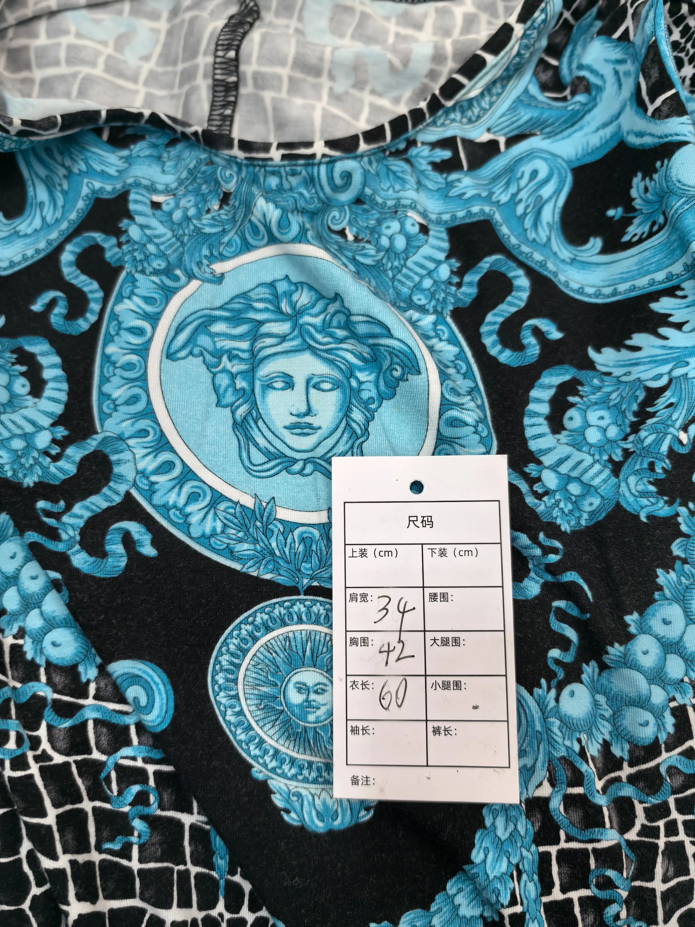 Versace Versace White T-Shirt M Women Size M / US 6-8 / IT 42-44 - 5 Thumbnail