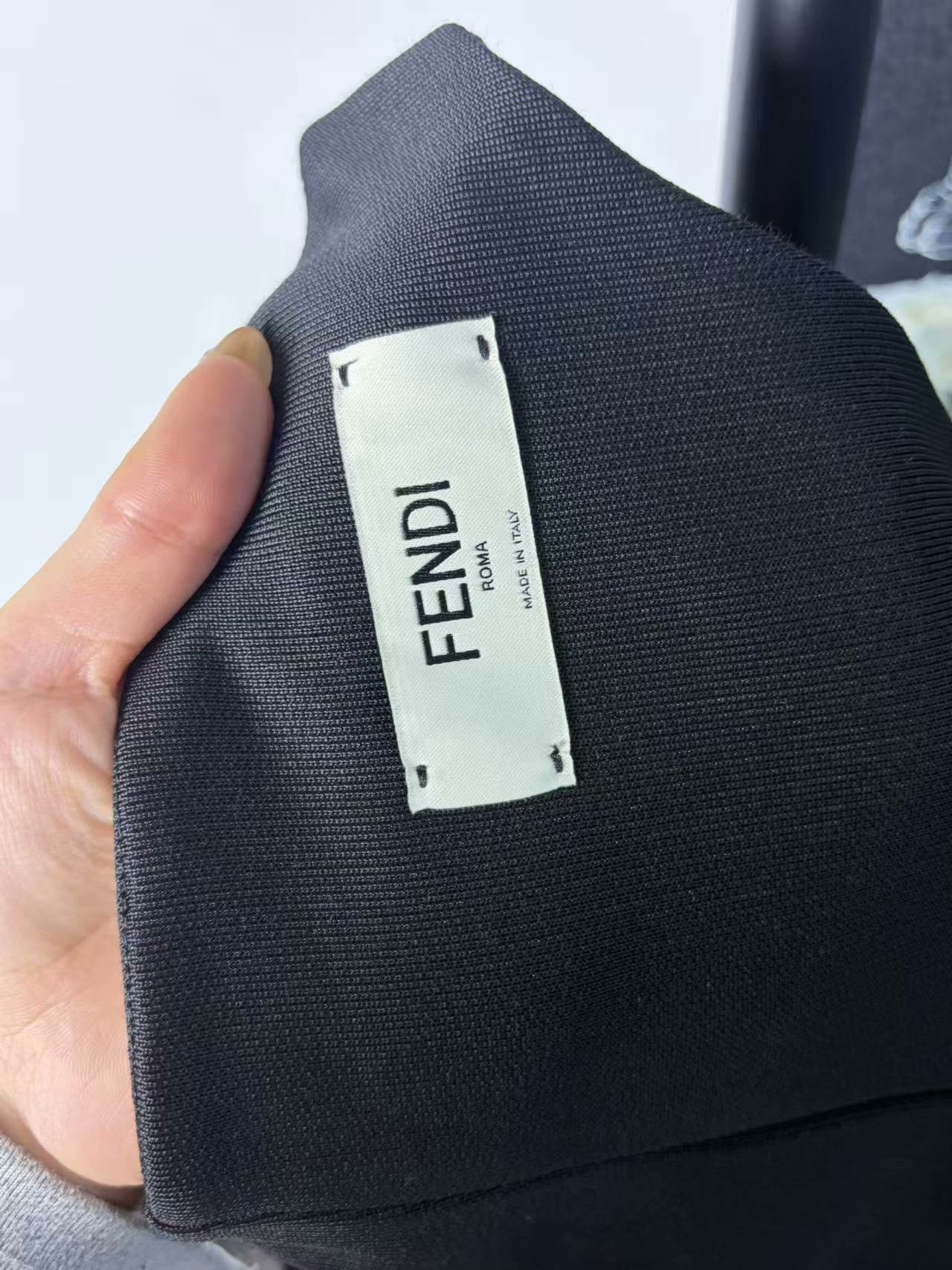 Fendi Fendi Metallic White Hoodie XS Women Size XS / US 0-2 / IT 36-38 - 4 Thumbnail