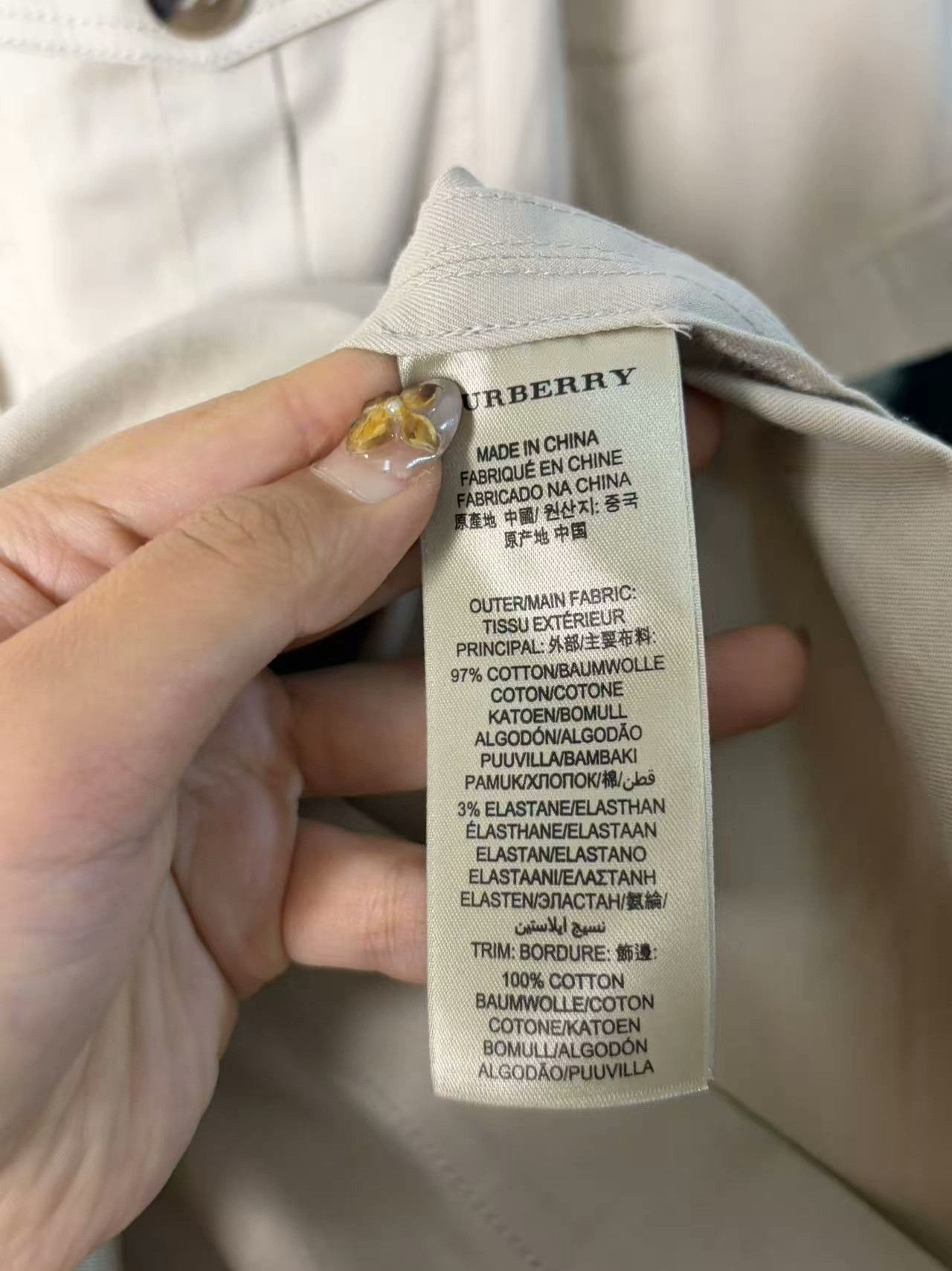 Burberry Burberry White T-Shirt M Women Size M / US 6-8 / IT 42-44 - 4 Thumbnail