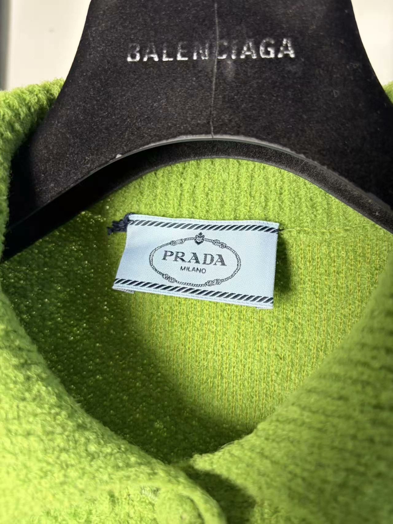 Prada Prada Knit White Sweater L Women Size L / US 10 / IT 46 - 3 Thumbnail