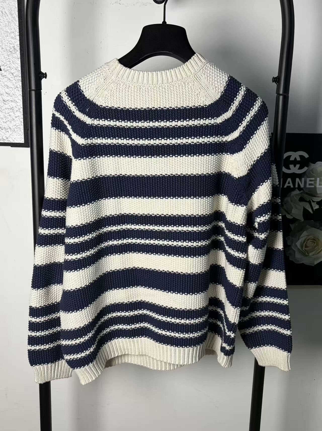 Max Mara Max Mara Knit White Sweater XL Women Size XL / US 12-14 / IT 48-50 - 2 Thumbnail