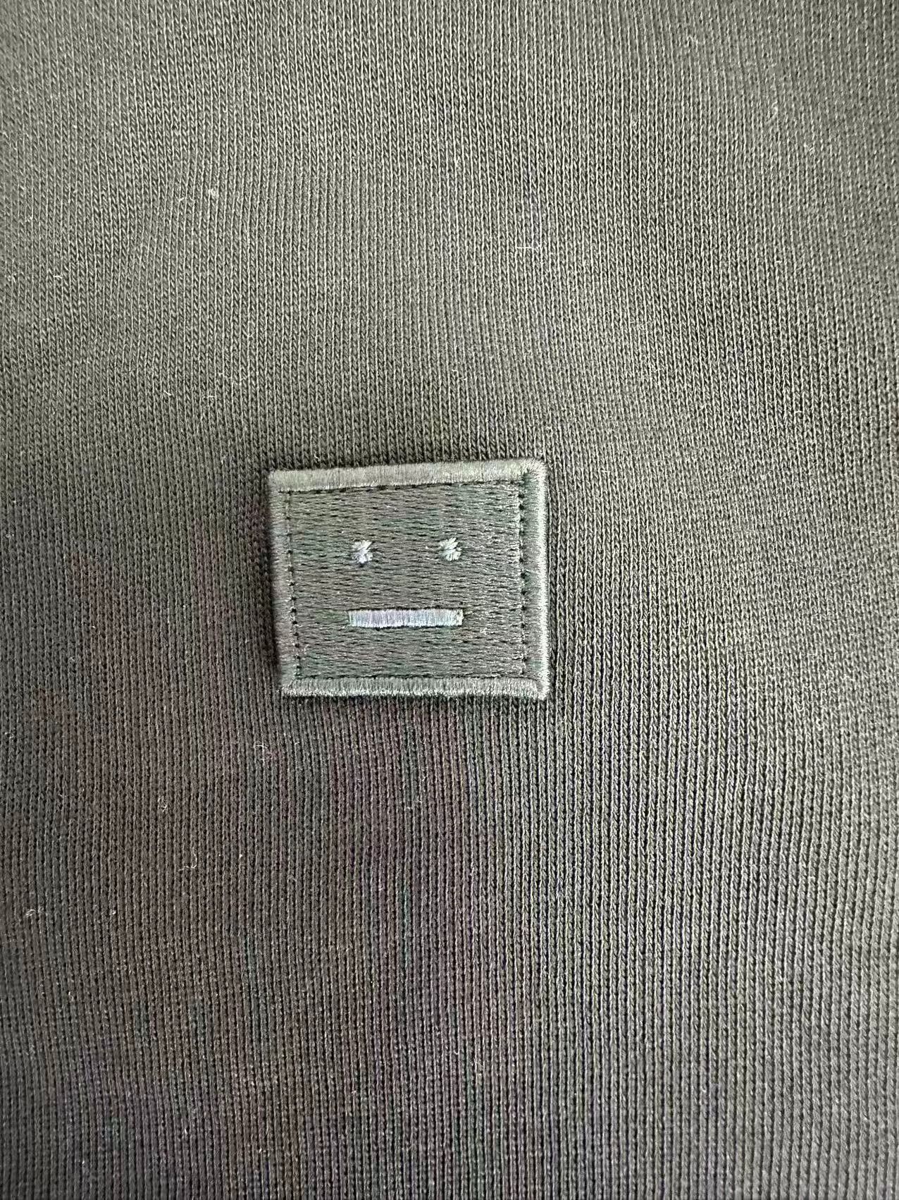 Acne Studios Acne Studios Square Emoji Patch Pullover Sweater Size US S / EU 44-46 / 1 - 3 Thumbnail