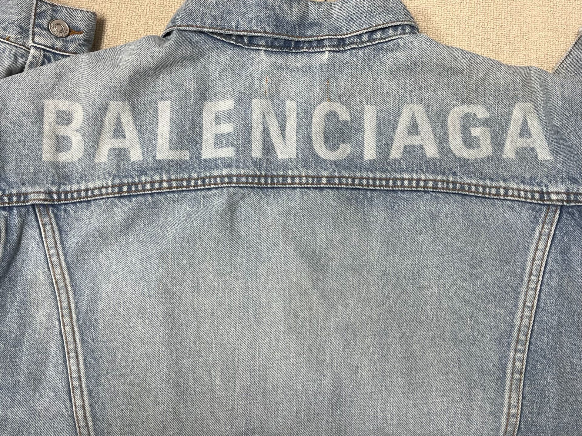 Balenciaga Balenciaga Back Logo Denim Jacket Size US M / EU 48-50 / 2 - 3 Thumbnail