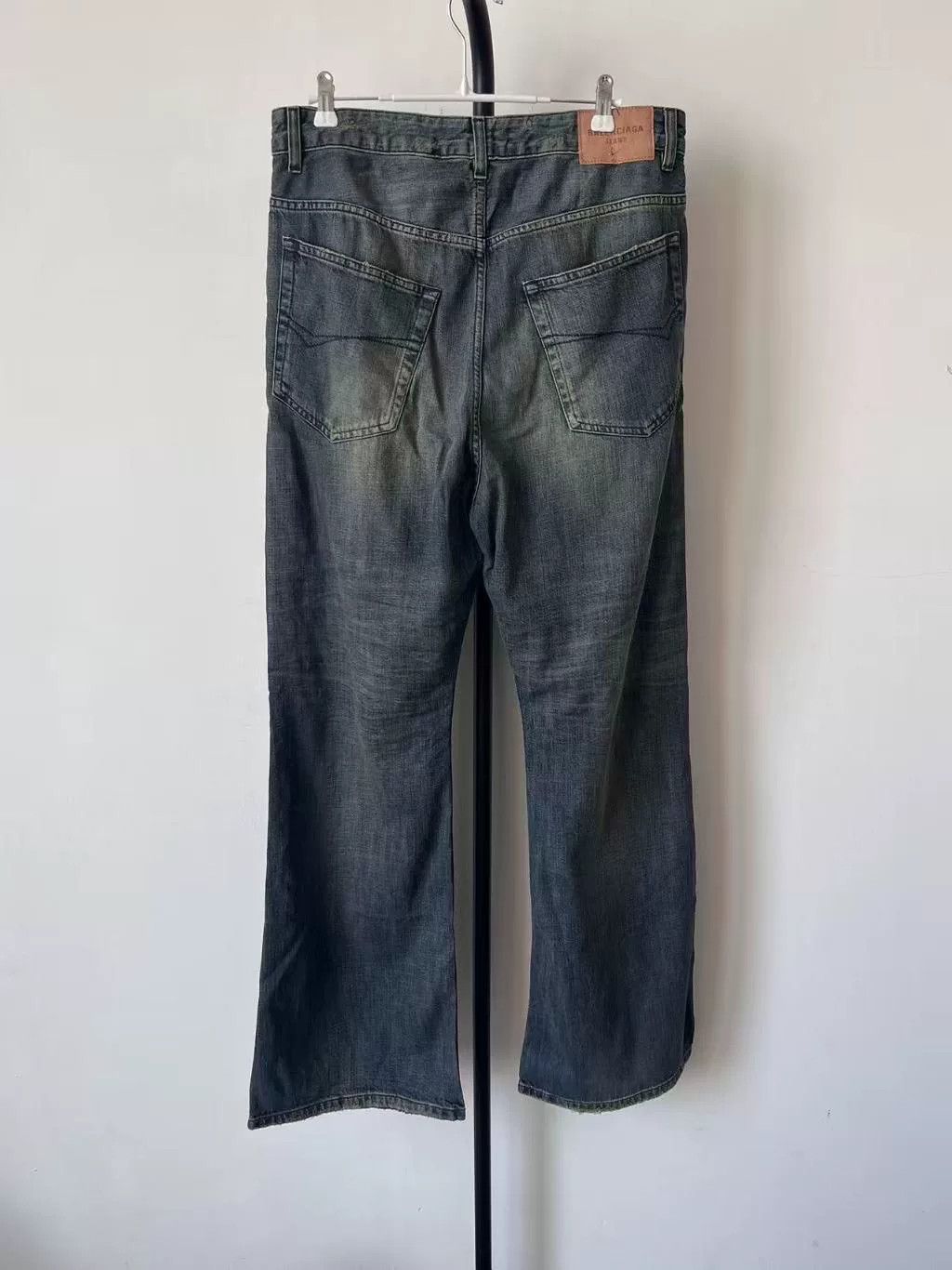 Balenciaga Balenciaga Slim Straight Denim Pants Size 28" / US 6 / IT 42 - 2 Thumbnail