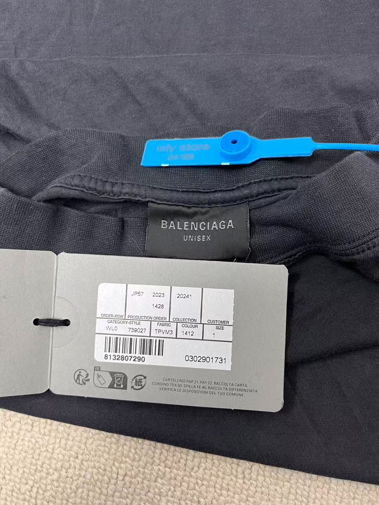 Balenciaga Balenciaga Men's Logo Print Long Sleeve T-Shirt Size US S / EU 44-46 / 1 - 5 Thumbnail
