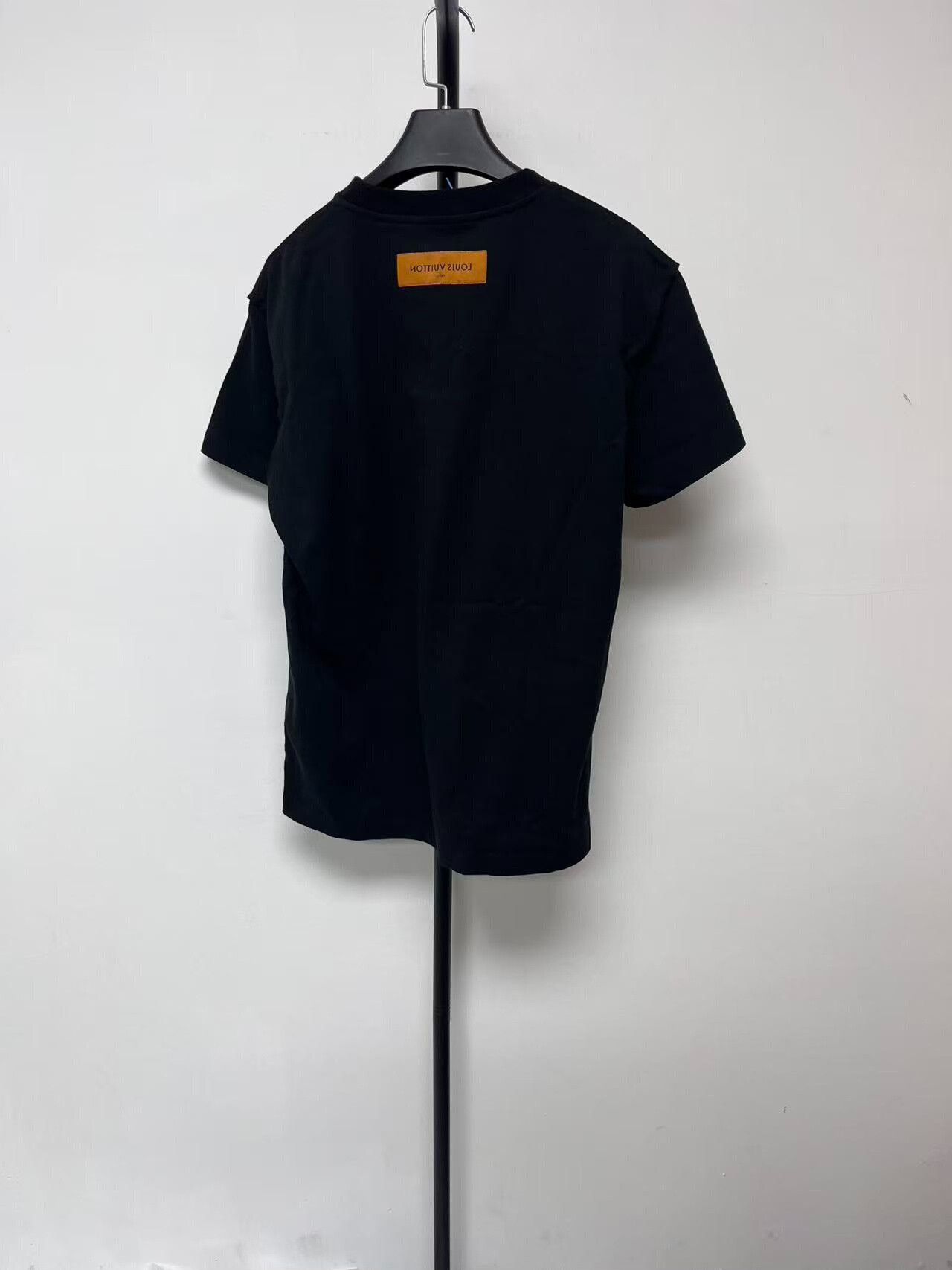 Louis Vuitton Louis Vuitton Spread Logo Embroidered Short-Sleeve T-Shirt Size US XS / EU 42 / 0 - 2 Thumbnail