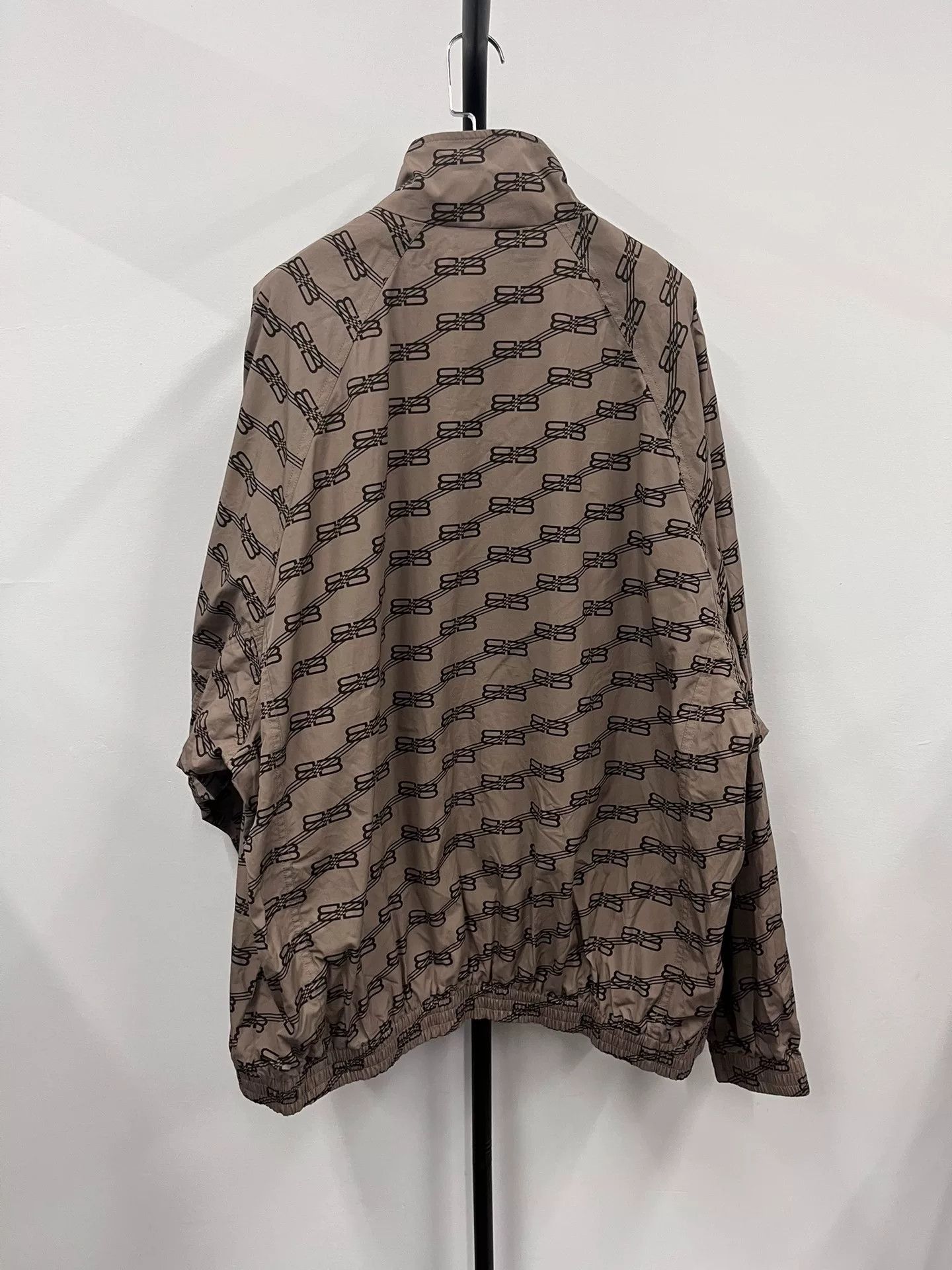 Balenciaga Balenciaga SS22 Logo Print Stand Collar Zip Loose Jacket Size US S / EU 44-46 / 1 - 2 Thumbnail