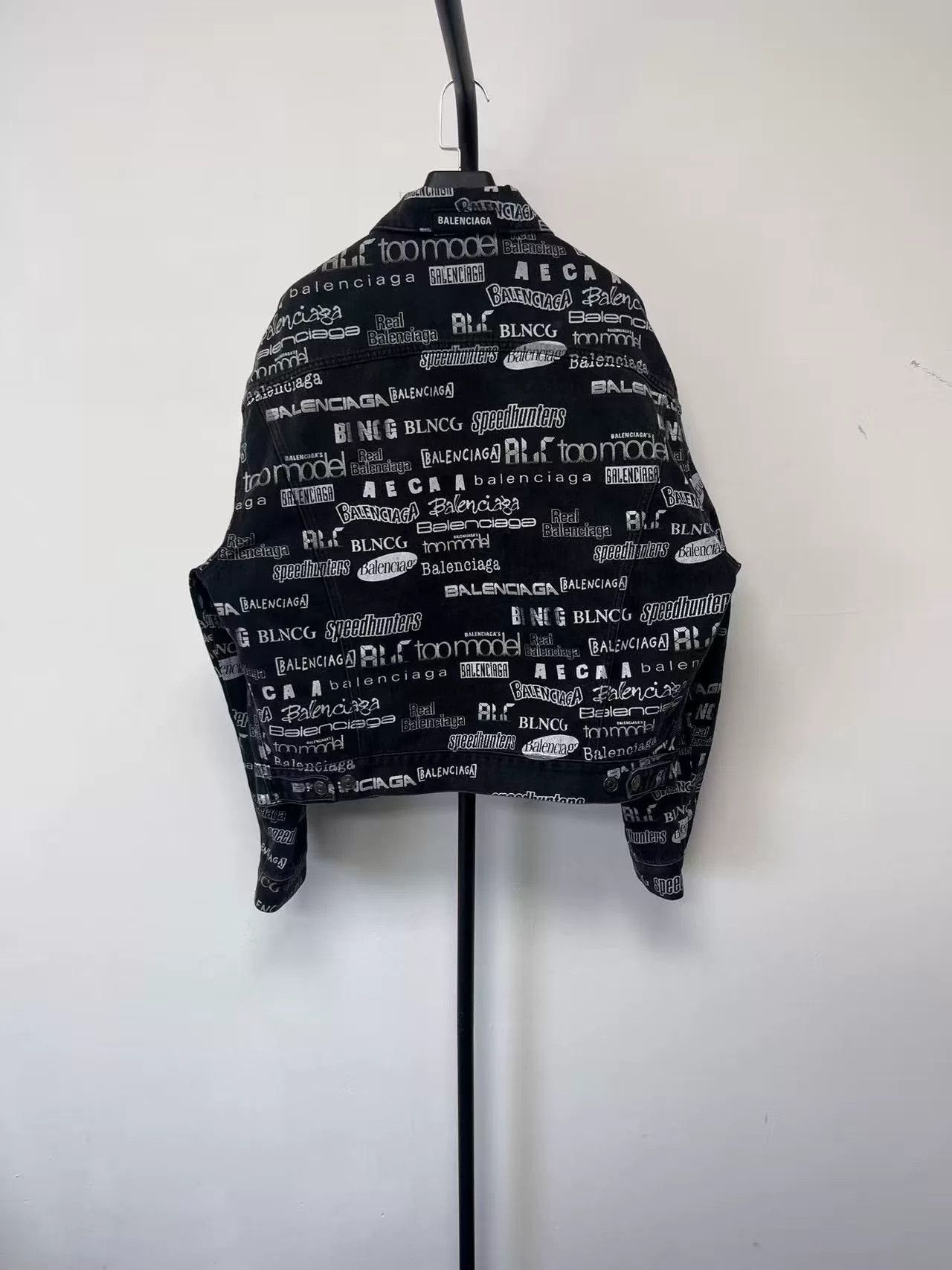 Balenciaga Balenciaga Men's Washed TV Print Jacket Size US S / EU 44-46 / 1 - 2 Thumbnail