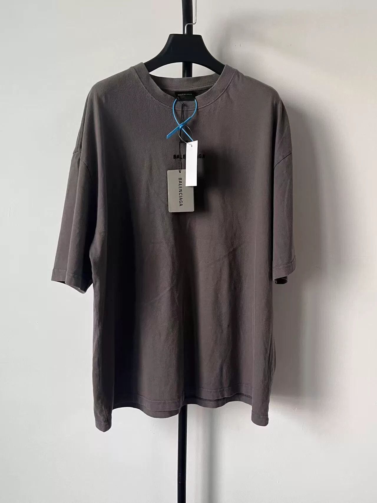 Balenciaga Balenciaga Solid Logo Crew Neck Short Sleeve T-Shirt Size US XL / EU 56 / 4 - 2 Thumbnail
