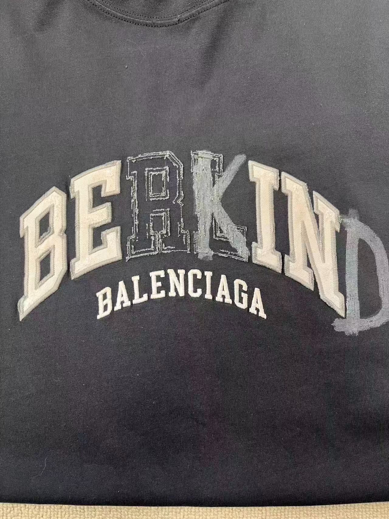 Balenciaga Balenciaga Logo Print Crewneck T-Shirt Size US M / EU 48-50 / 2 - 3 Thumbnail