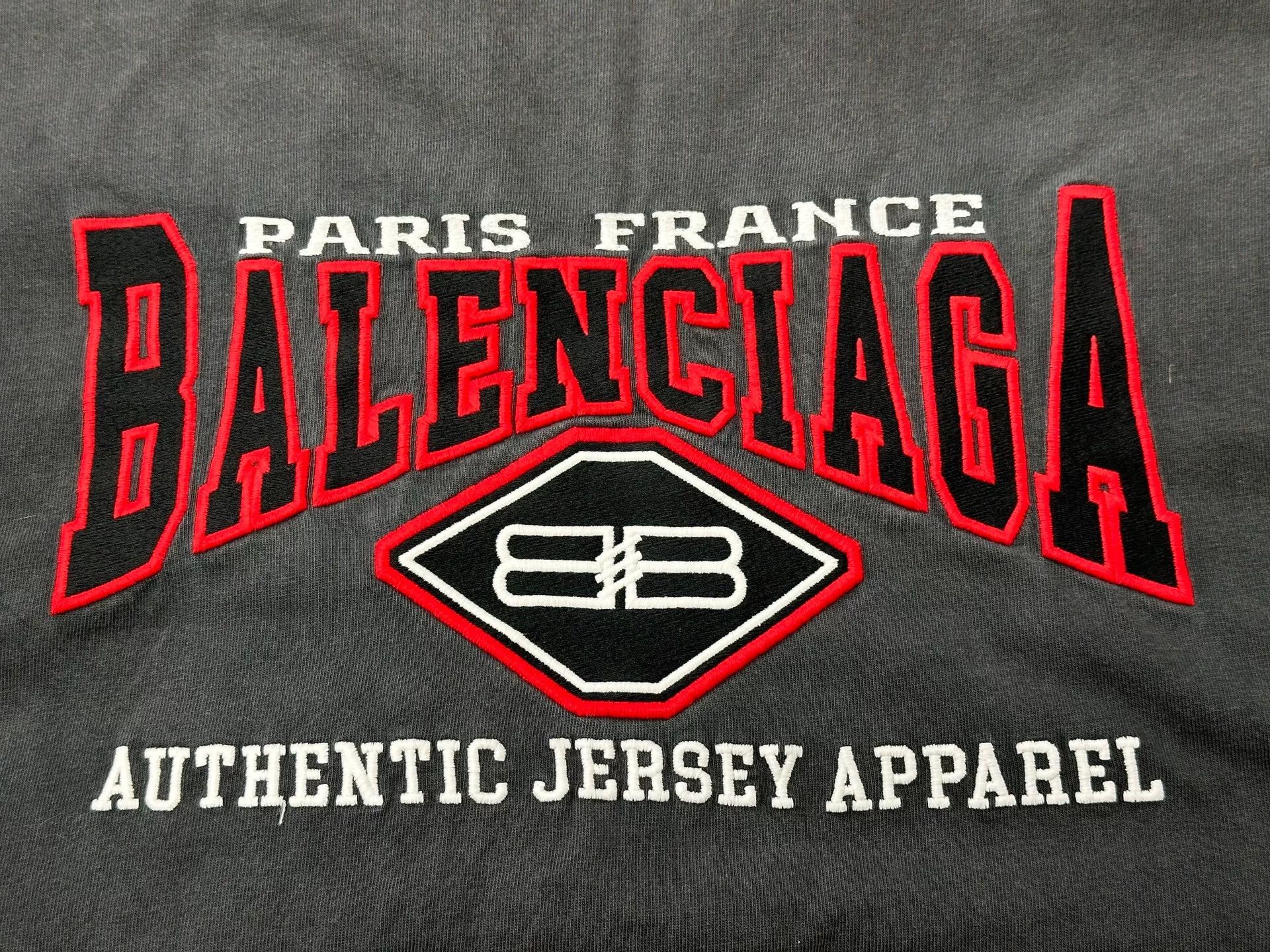 Balenciaga Balenciaga Batman Vintage Distressed T-shirt Size US S / EU 44-46 / 1 - 3 Thumbnail