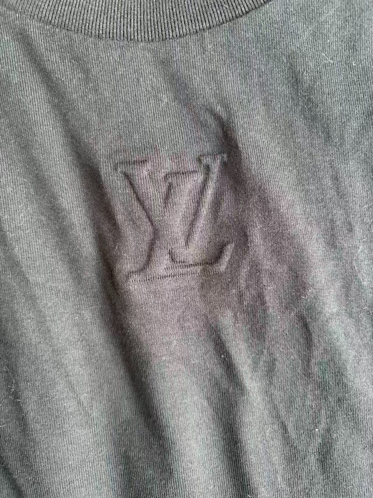 Louis Vuitton Louis Vuitton Solid Logo Round Neck T-shirt Size US XL / EU 56 / 4 - 3 Thumbnail