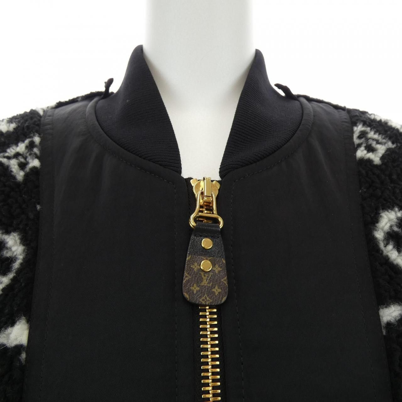 Louis Vuitton Louis Vuitton Louis Vuitton Wool Coat Others Outerwear FQJA12GP1 DUTY FREE for USA Size ONE SIZE - 5 Thumbnail