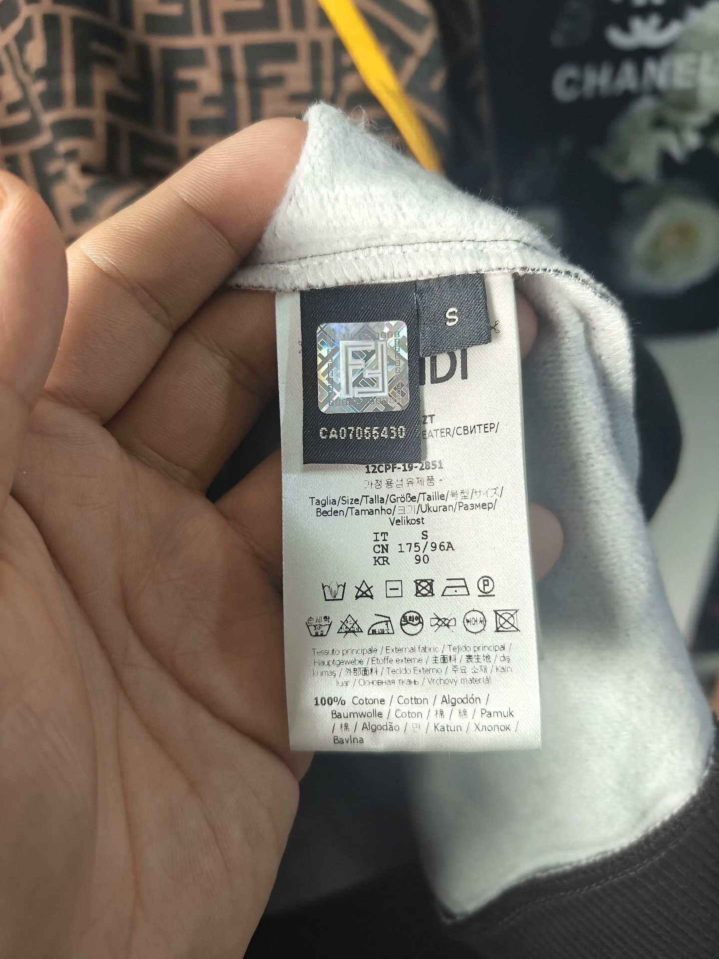 Fendi Fendi White Hoodie s Men Size US S / EU 44-46 / 1 - 3 Thumbnail