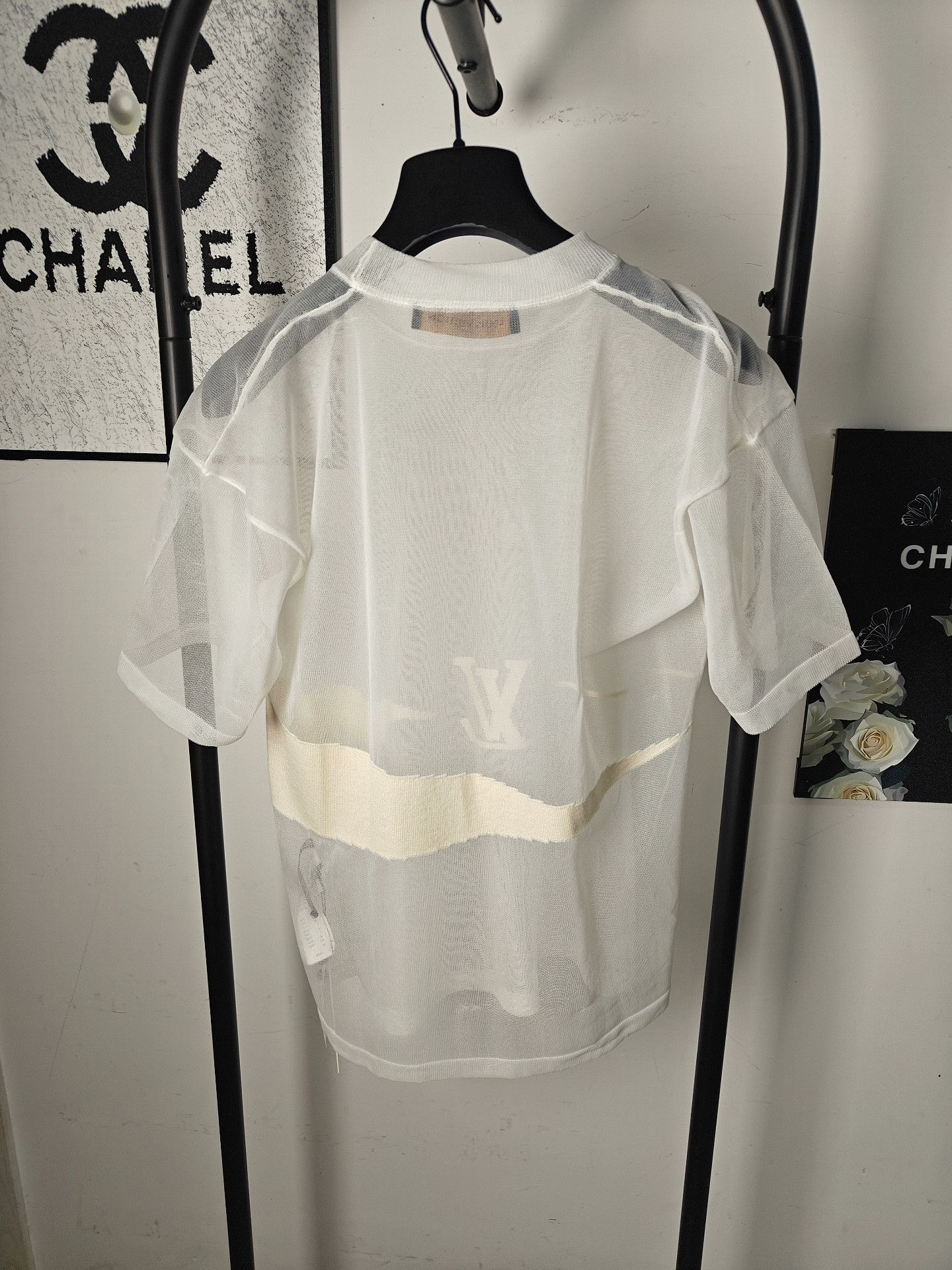 Louis Vuitton Louis Vuitton Retro White T-Shirt xs Men Size US XS / EU 42 / 0 - 2 Thumbnail