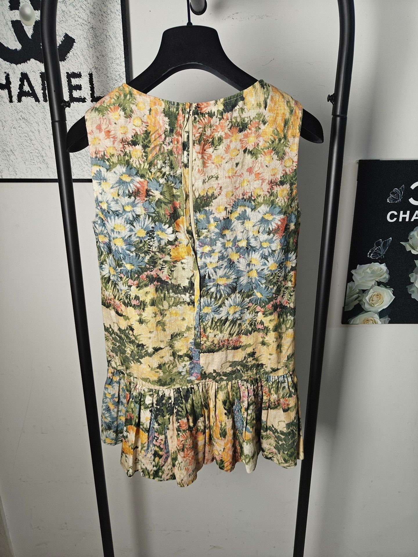 Valentino Valentino Floral White T-Shirt XL Women Size XL / US 12-14 / IT 48-50 - 2 Thumbnail
