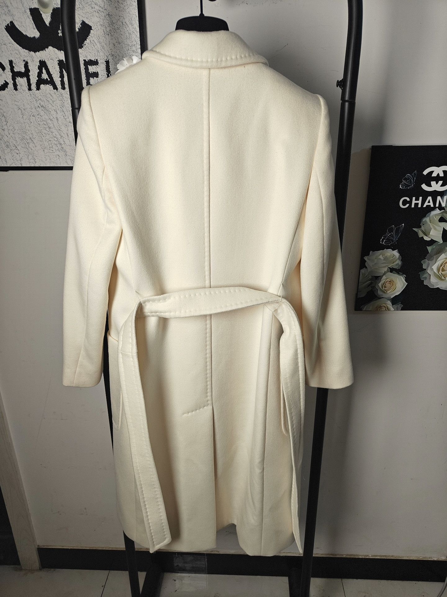 Max Mara Max Mara White Coat M Women Size M / US 6-8 / IT 42-44 - 2 Thumbnail