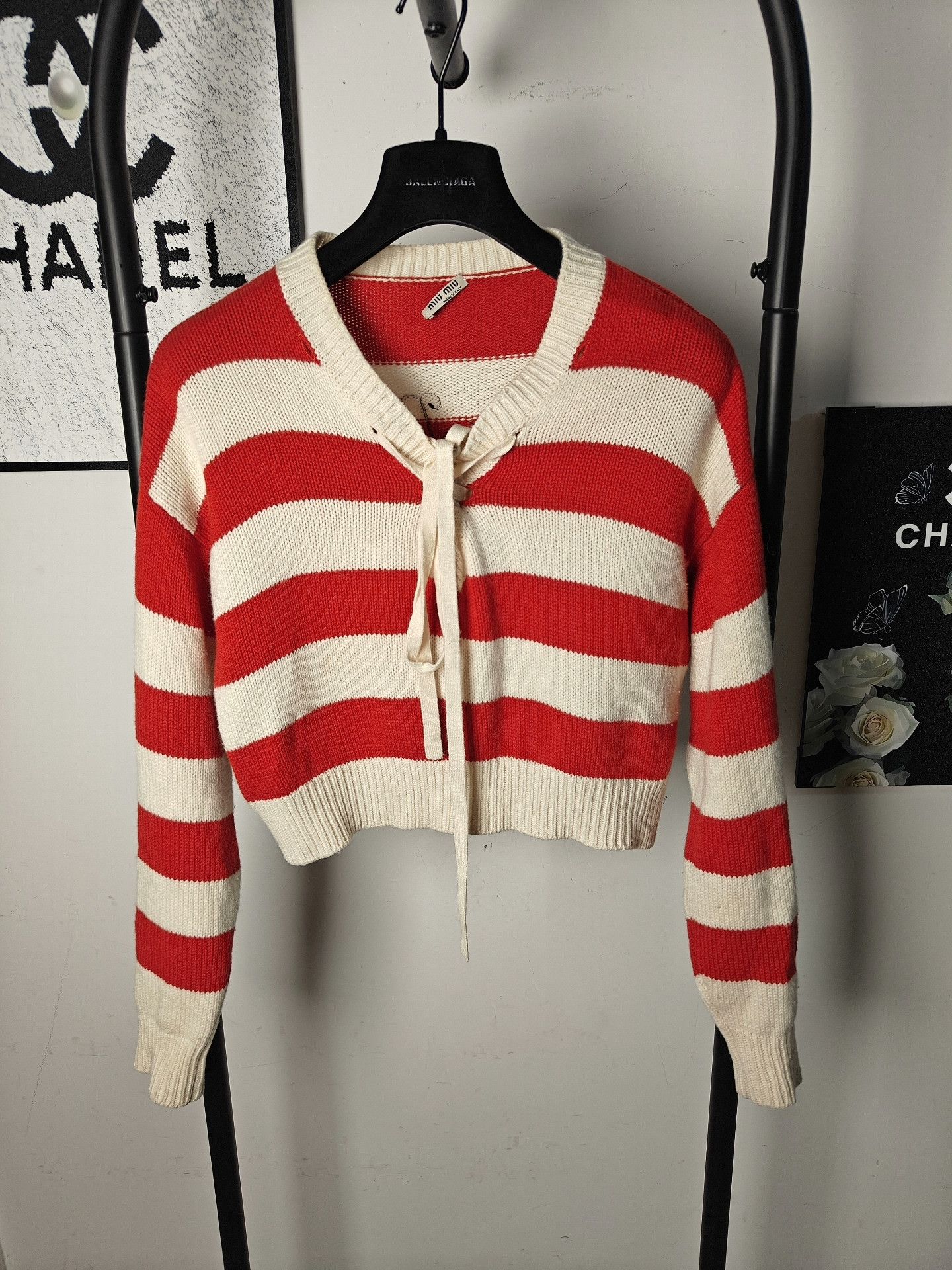 Miu Miu Miu Miu Retro Embroidered White Sweater M Women Size M / US 6-8 / IT 42-44 - 2 Thumbnail